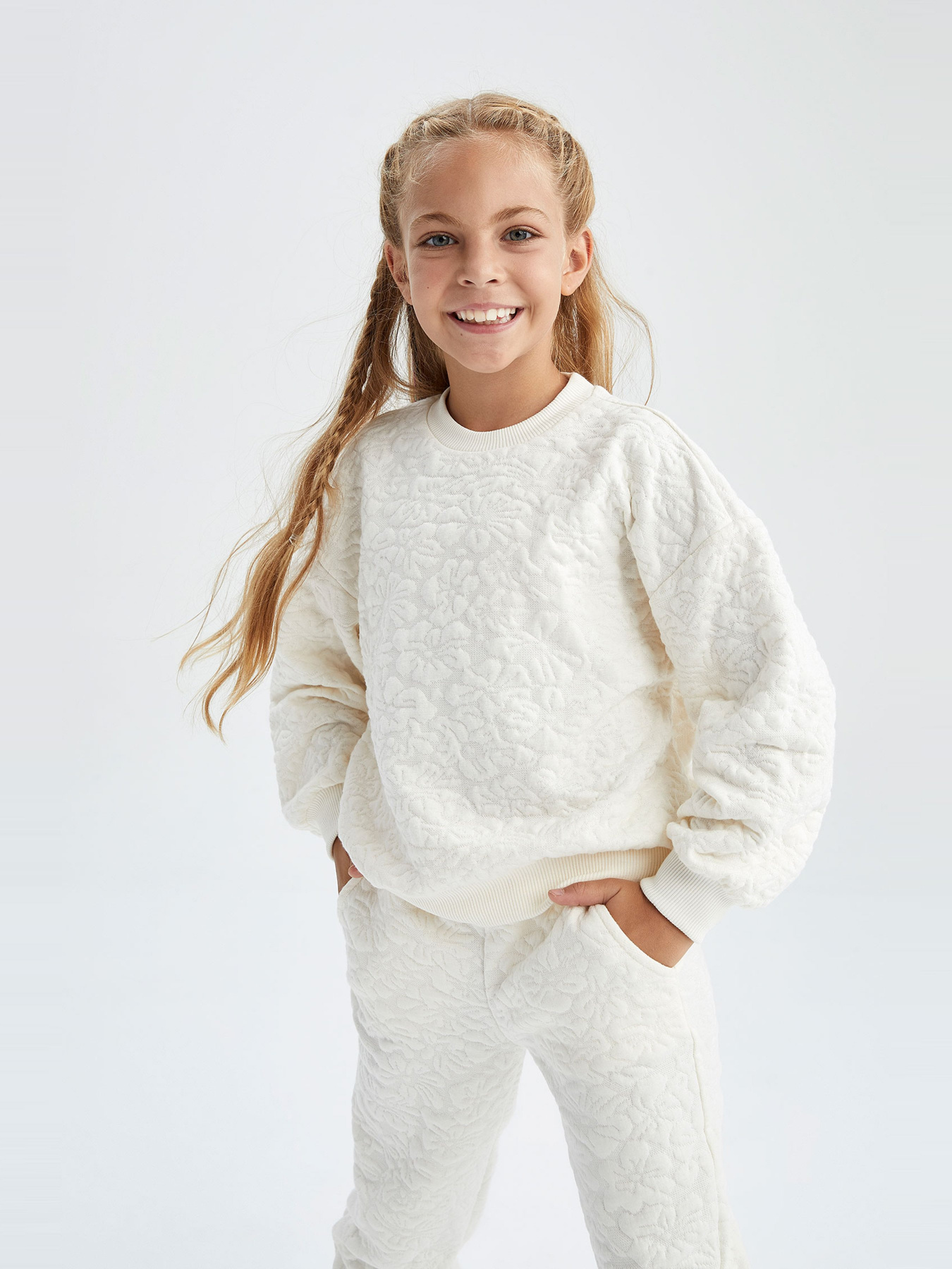 Свитшот DeFacto модель Y3795A6-BG285 Фото