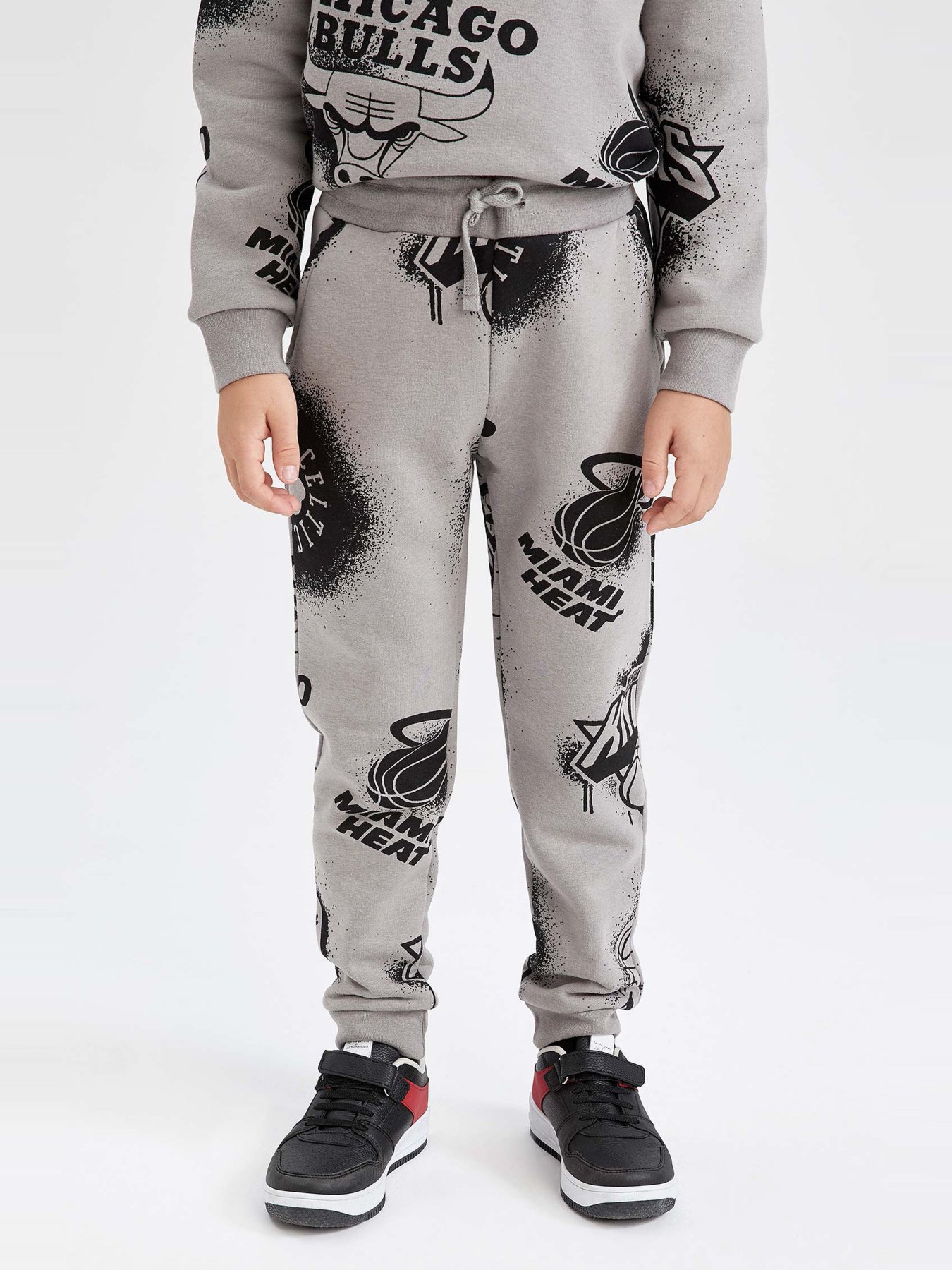 Джогери DeFacto модель Y4131A6-GR323 Джогери DeFacto модель Y4131A6-GR323 Фото