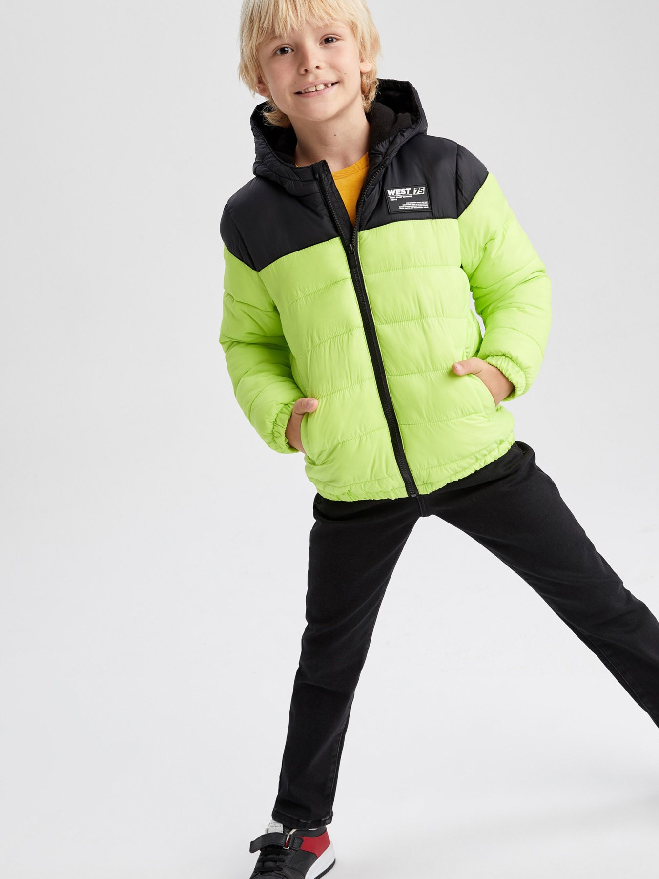 Демісезонна куртка DeFacto модель X6335A6-BK27 Фото