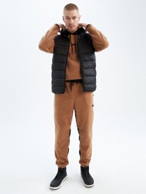 Жилет з утеплювачем DeFacto модель W7016AZ-BK27 Фото