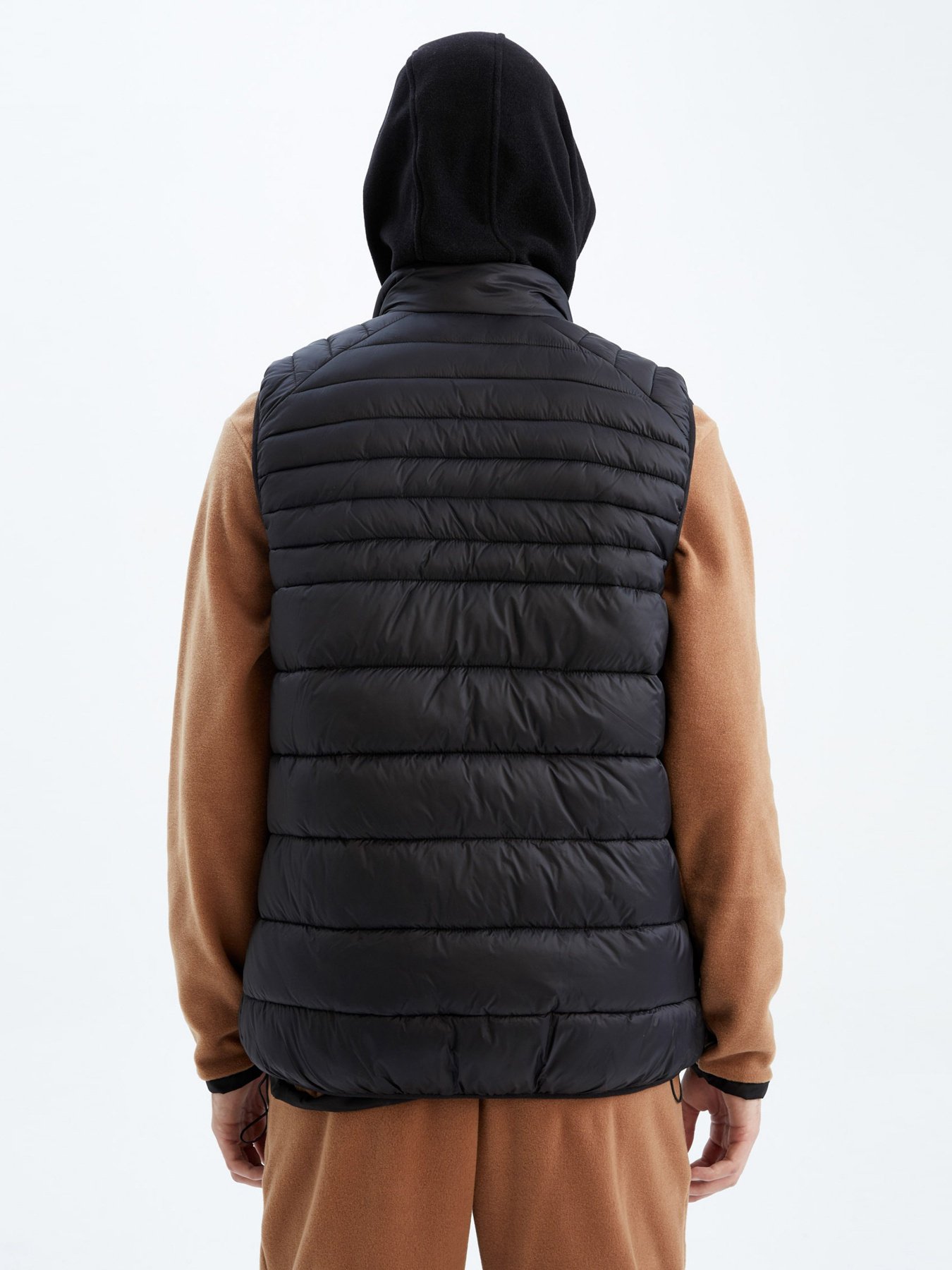 Утеплений жилет DeFacto модель W7016AZ-BK27 Утеплений жилет DeFacto модель W7016AZ-BK27 Фото