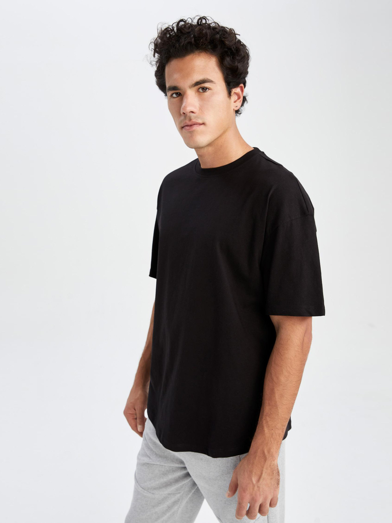 Футболка DeFacto модель W7659AZ-BK81 Фото