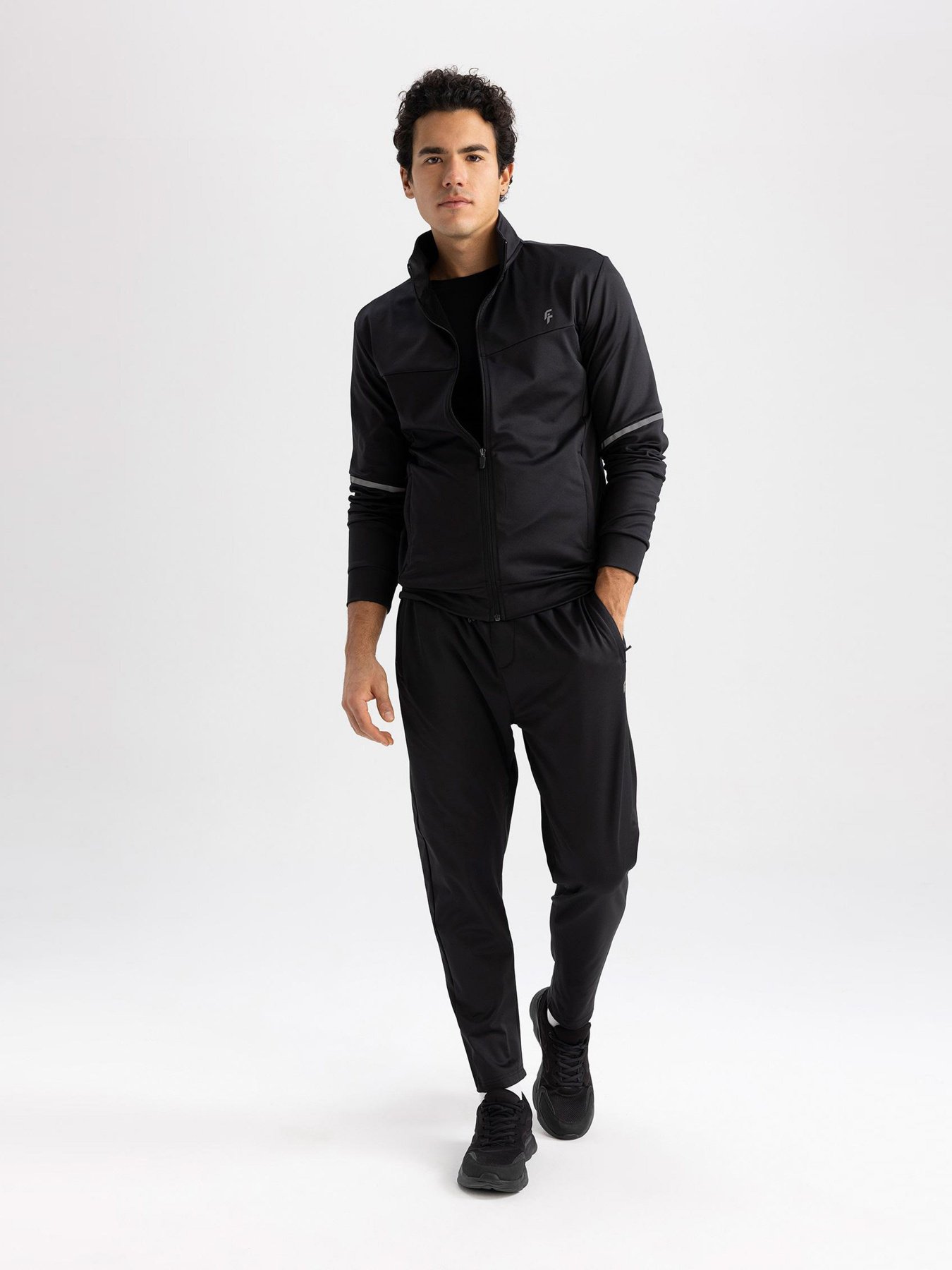 Джоггеры DeFacto модель Y4844AZ-BK81 Фото