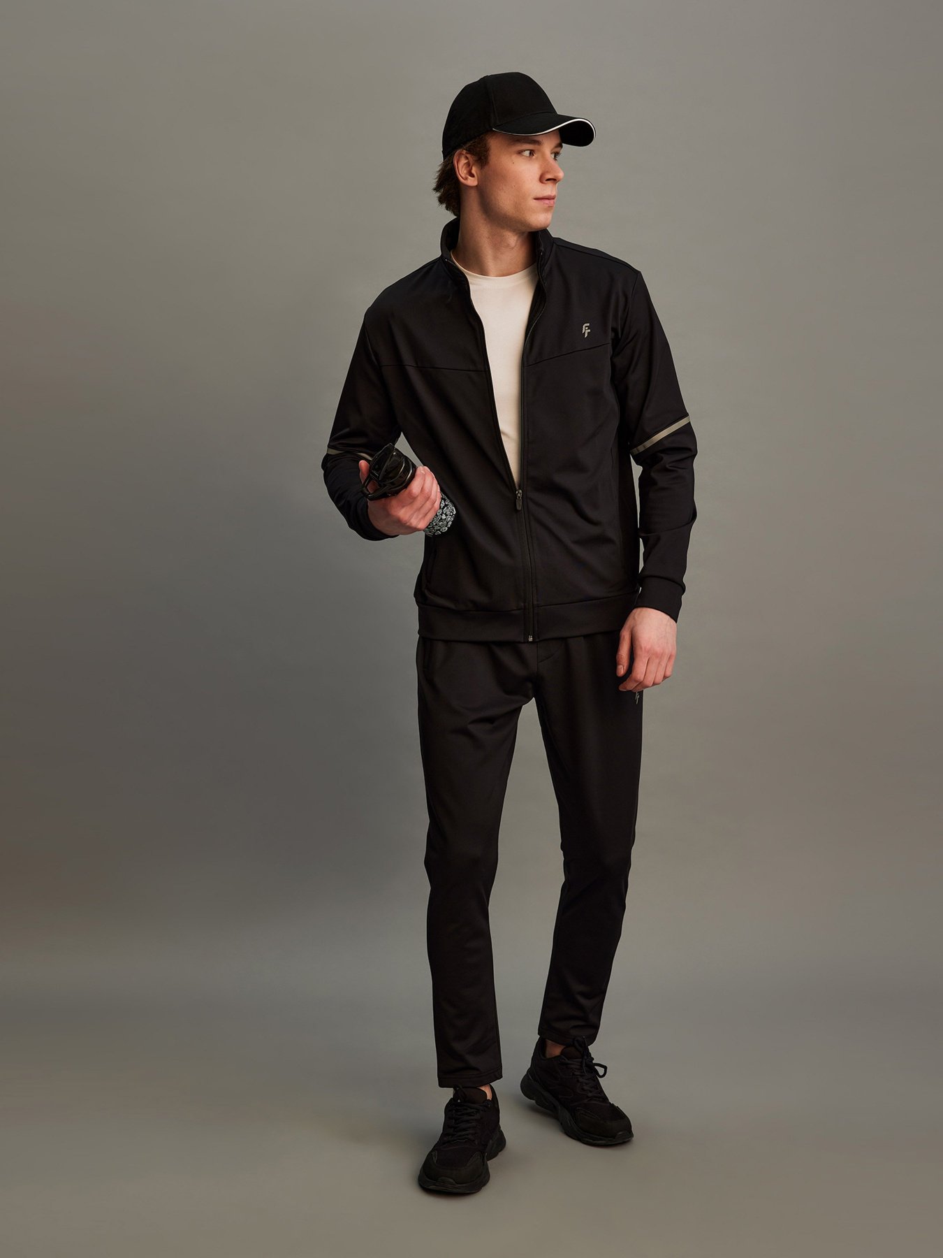 Джоггеры DeFacto модель Y4844AZ-BK81 Фото