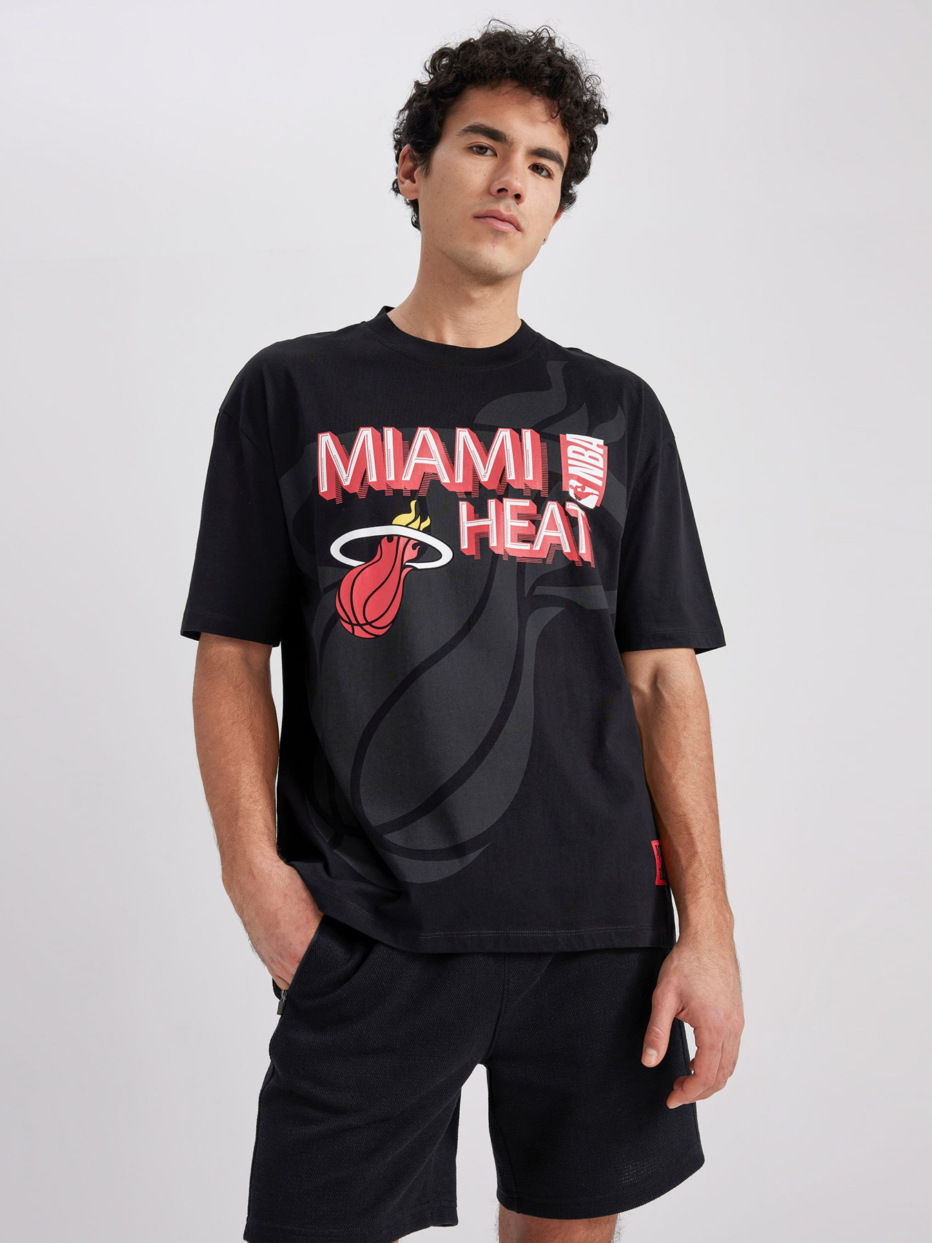 Футболка DeFacto модель Z4661AZ-BK81 Фото