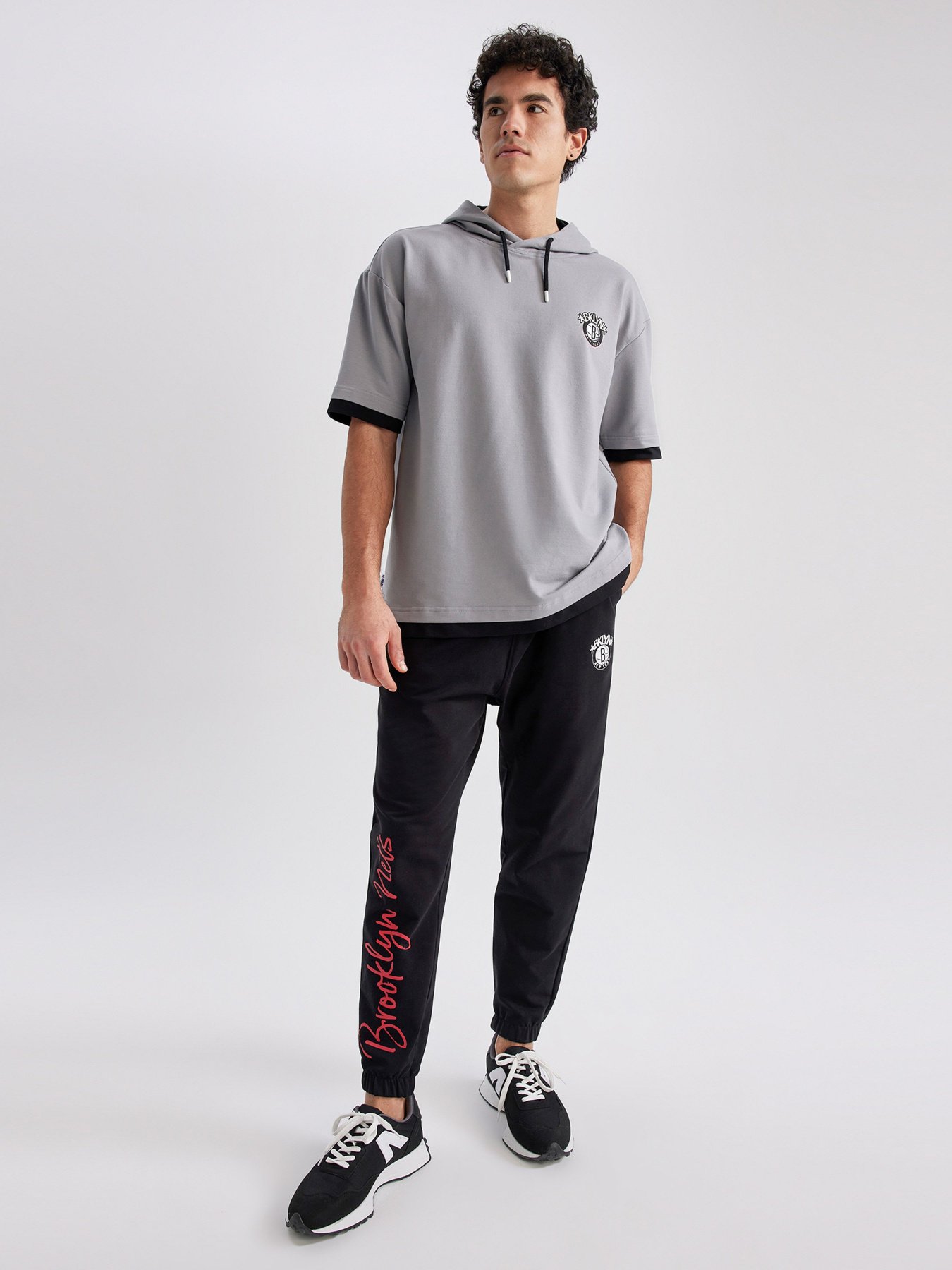 Джоггеры DeFacto модель Z4669AZ-BK81 Фото