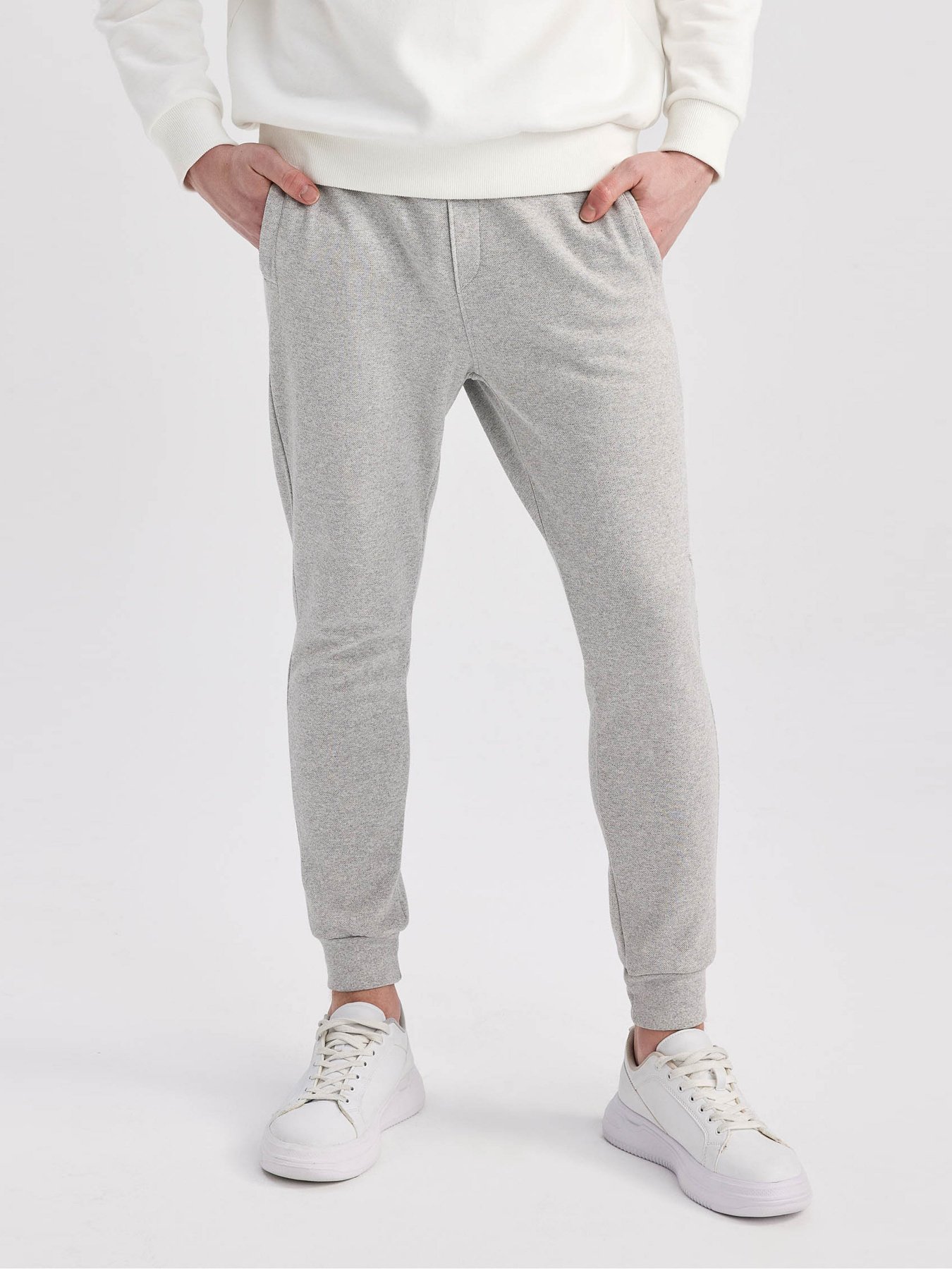 Джогери DeFacto модель Z5536AZ-GR210 Джогери DeFacto модель Z5536AZ-GR210 Фото