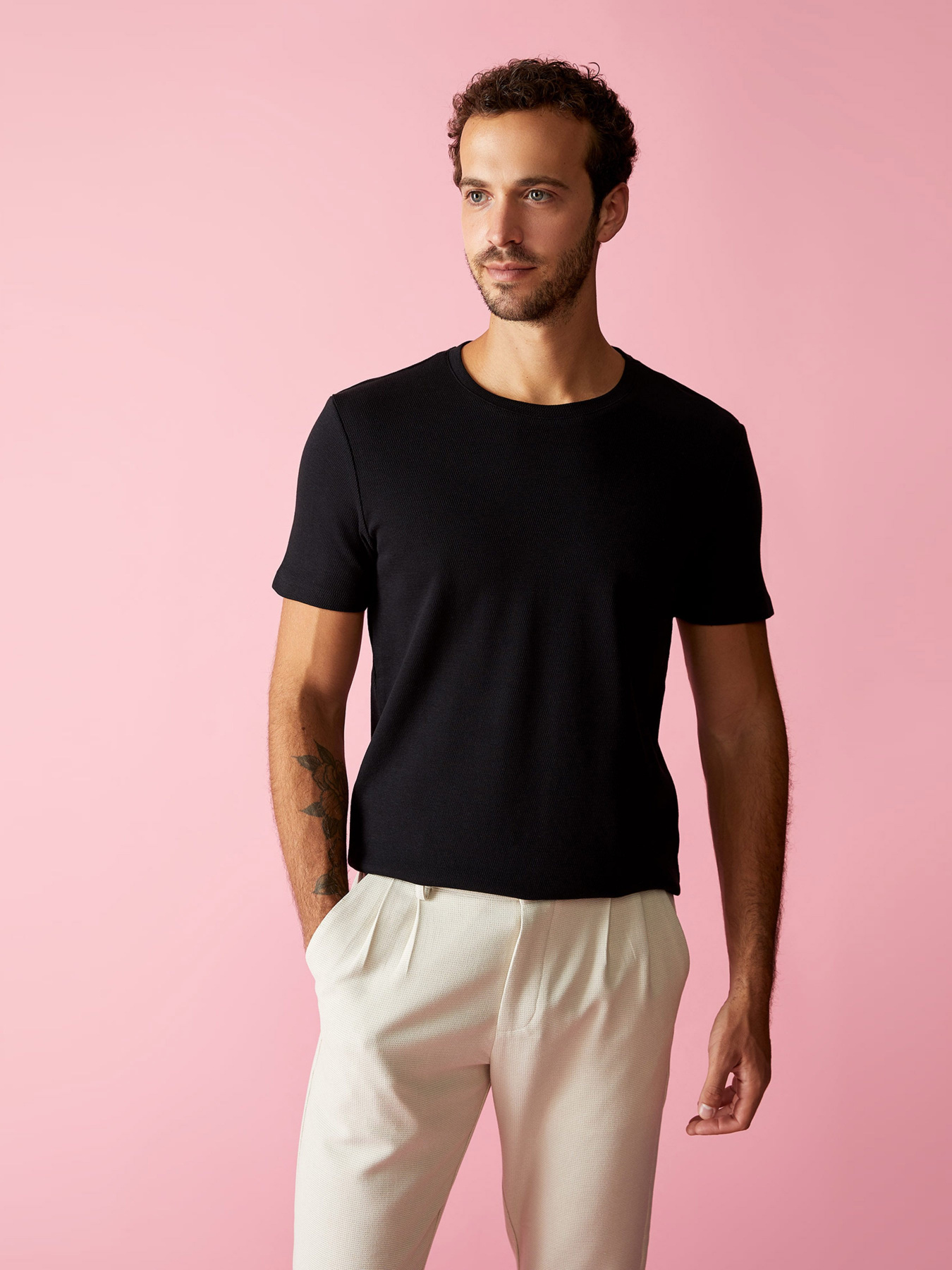 Футболка DeFacto модель X3252AZ-BK81 Фото