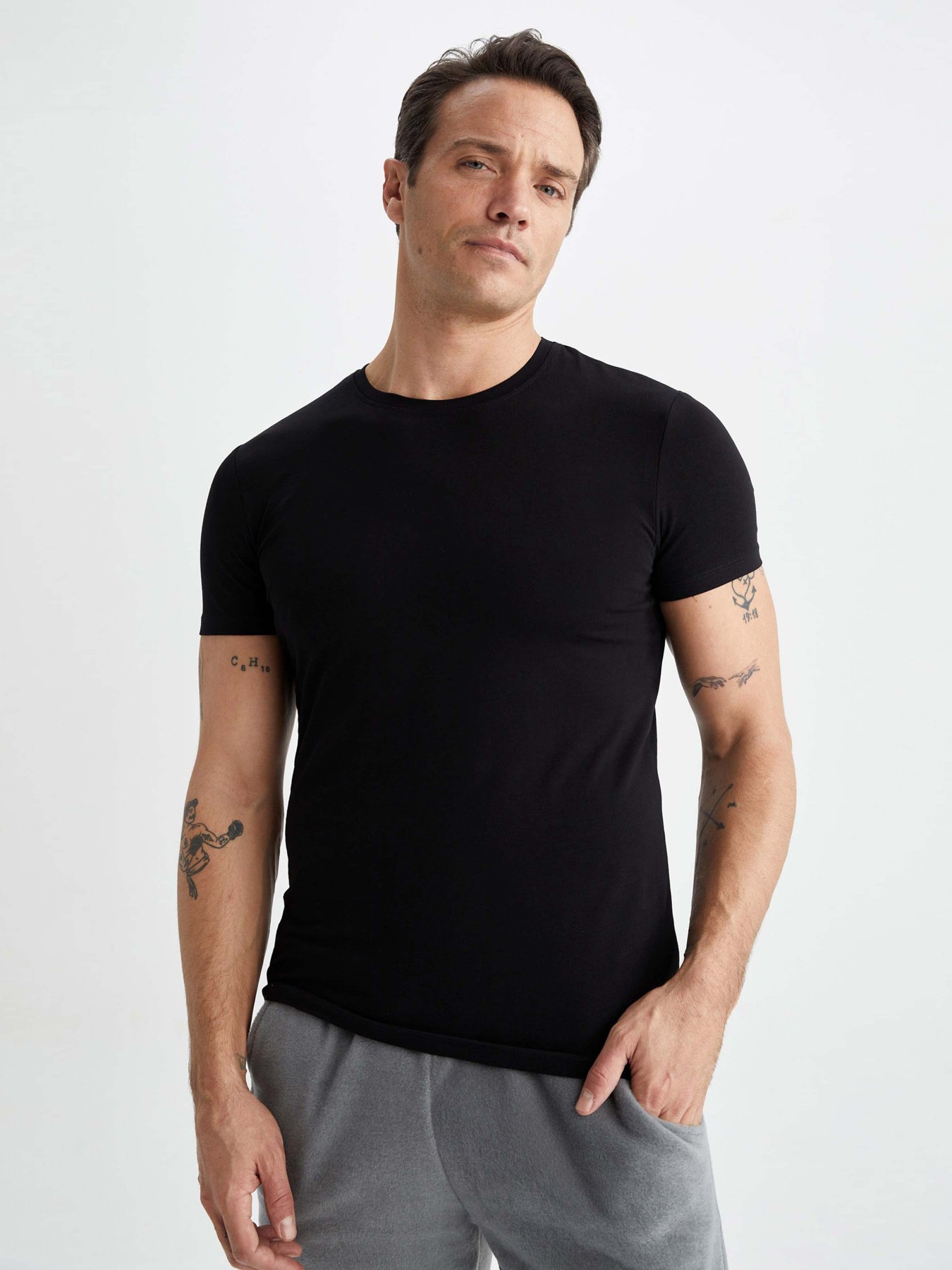 Футболка DeFacto модель L4885AZ-BK27 Фото