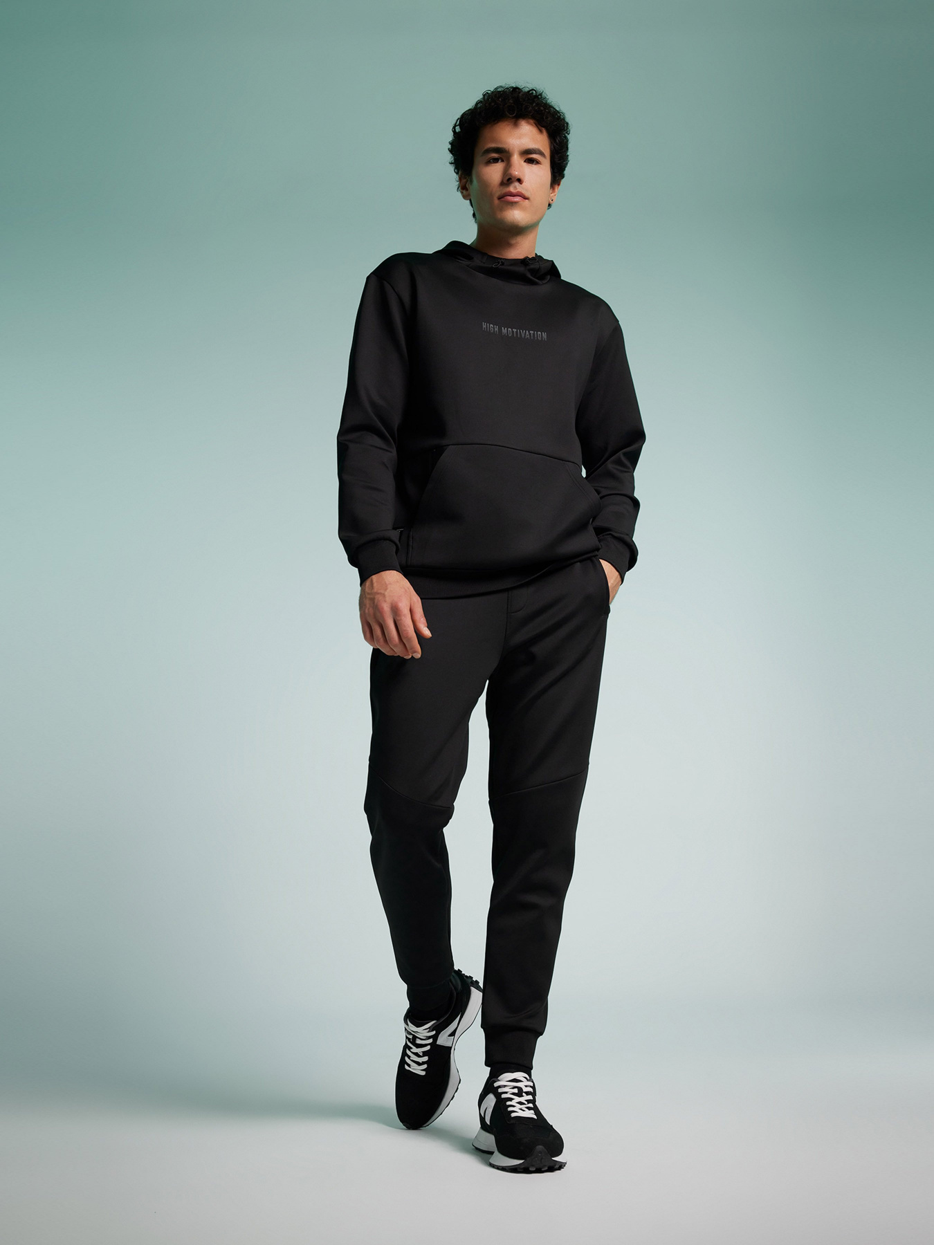 Джоггеры DeFacto модель W7377AZ-BK81 Фото