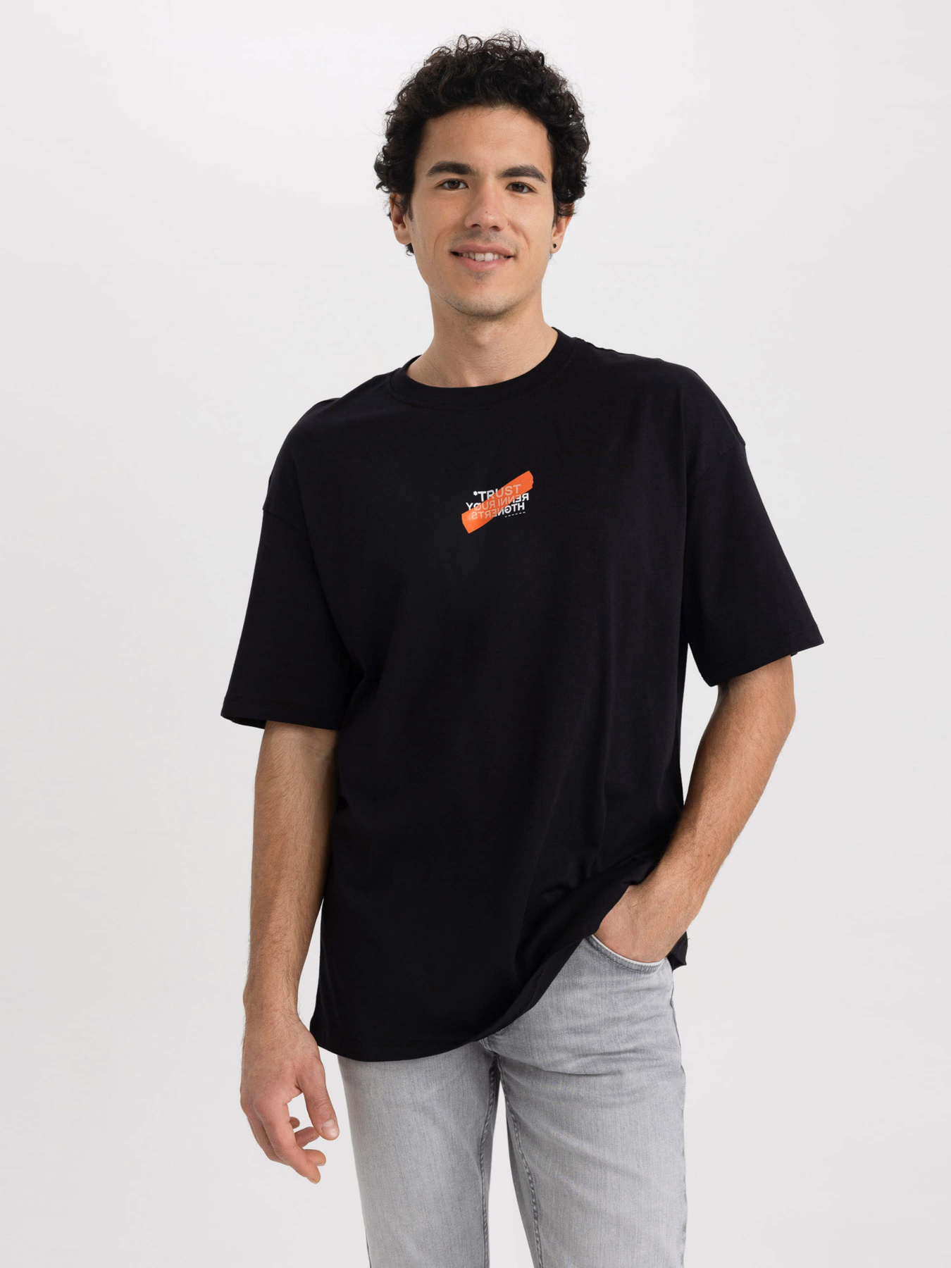 Футболка DeFacto модель Z3222AZ-BK81 Фото