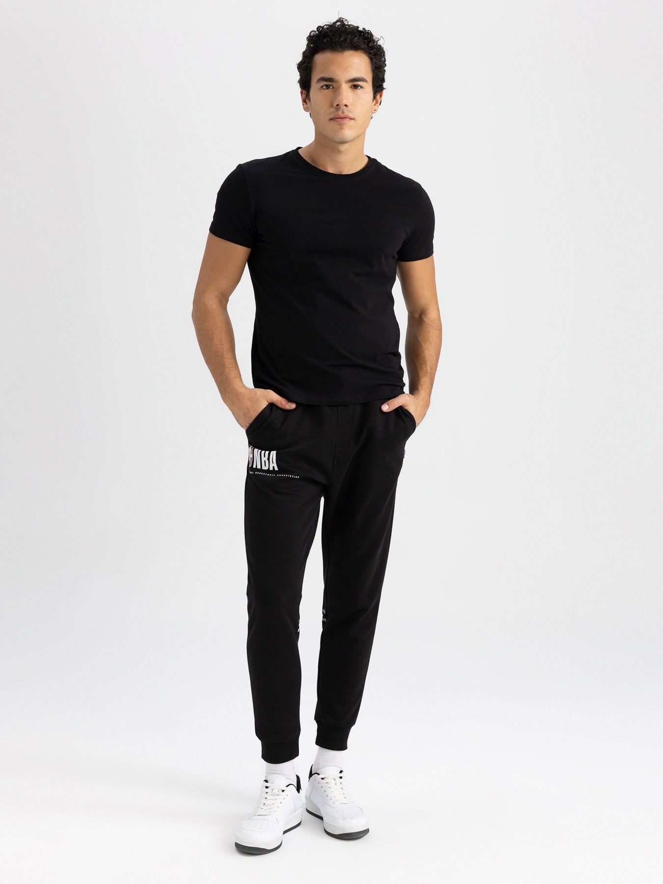 Джогери DeFacto модель W6368AZ-BK27 Фото