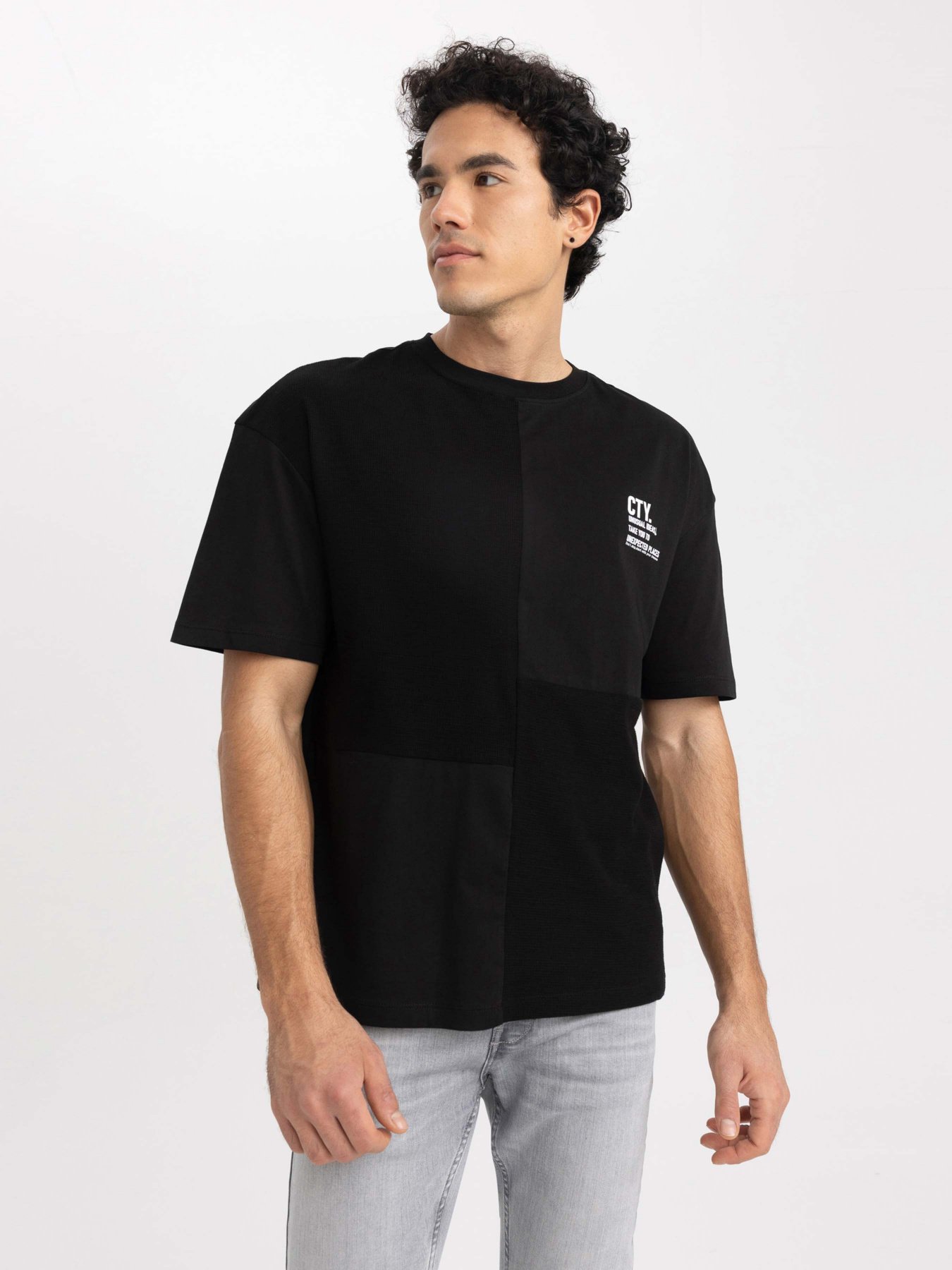 Футболка DeFacto модель Z4557AZ-BK81 Фото