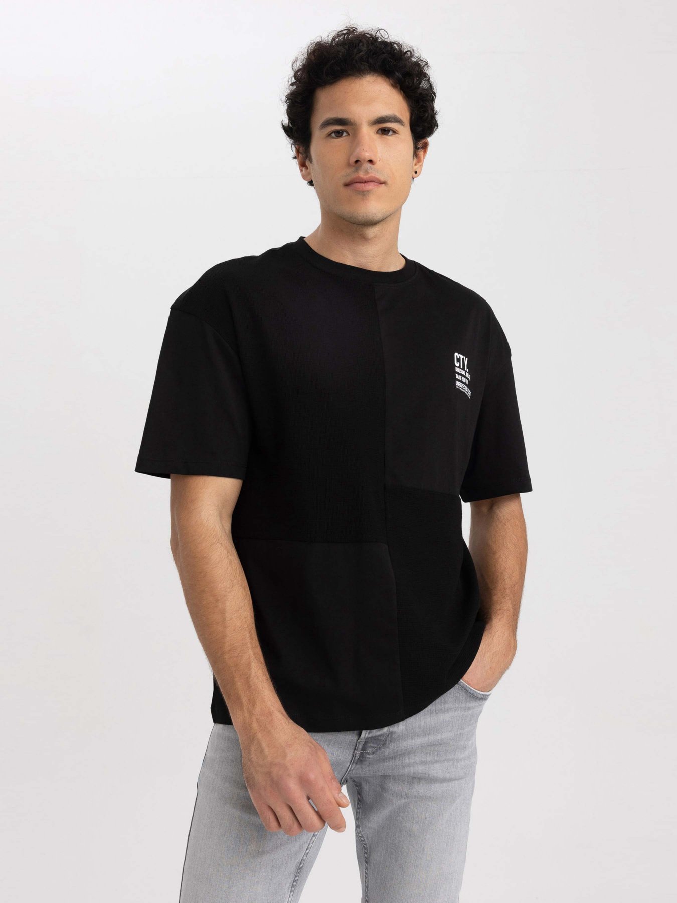 Футболка DeFacto модель Z4557AZ-BK81 Фото