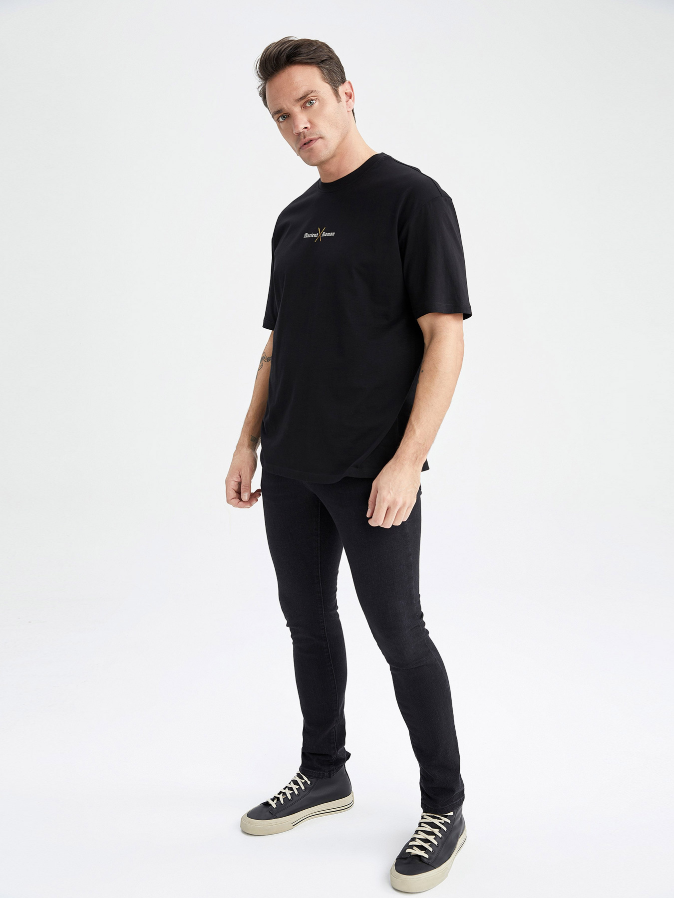 Футболка DeFacto модель Z6083AZ-BK81 Фото