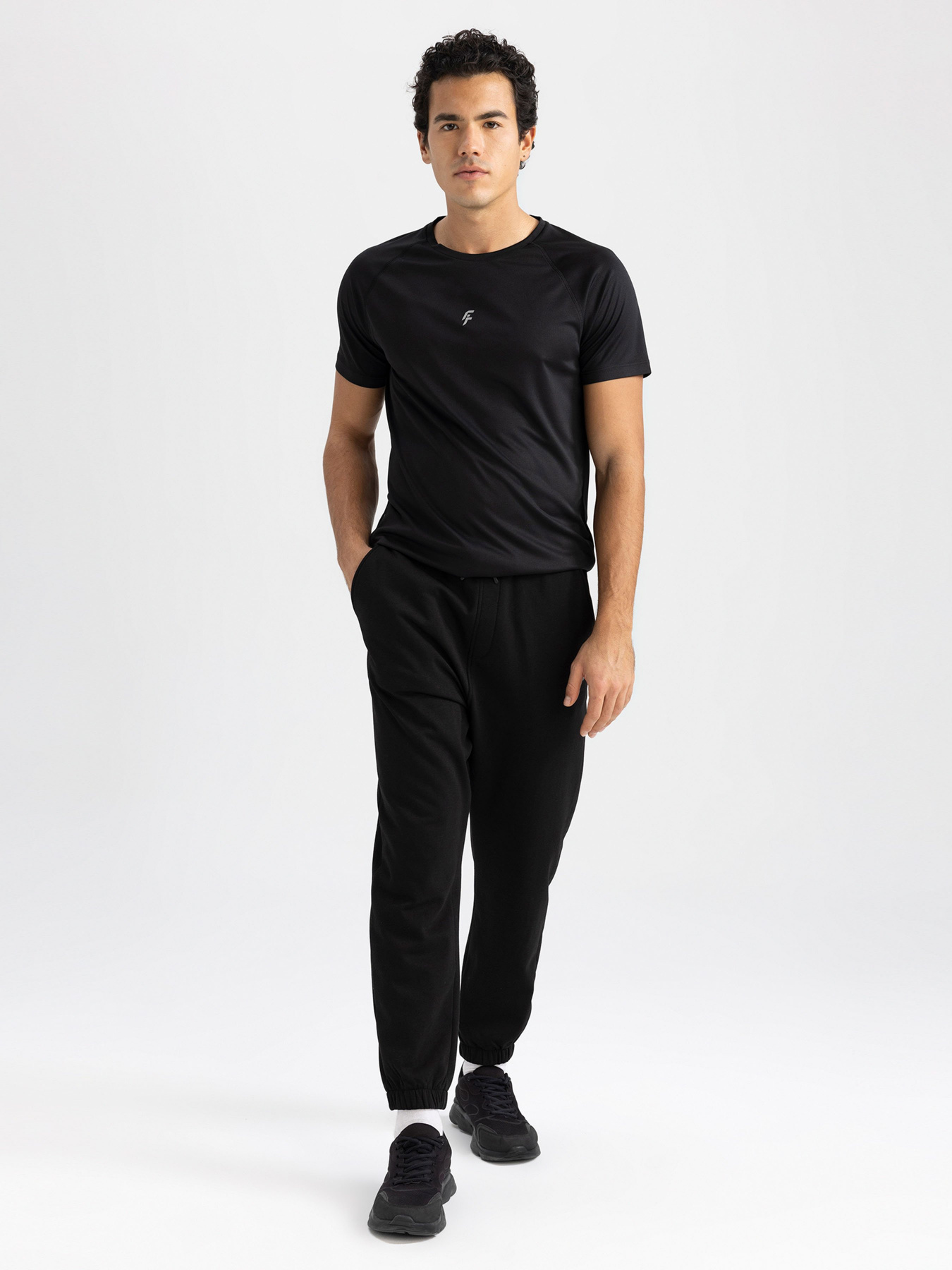 Джогери DeFacto модель Z9645AZ-BK81 Фото