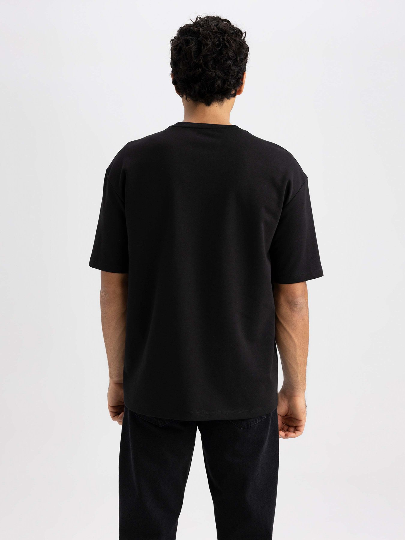 Футболка DeFacto модель X3926AZ-BK81 Фото