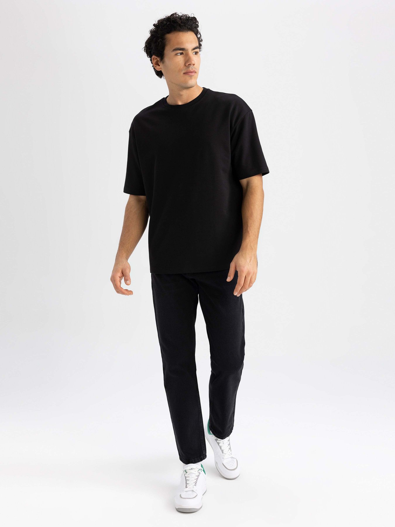 Футболка DeFacto модель X3926AZ-BK81 Фото