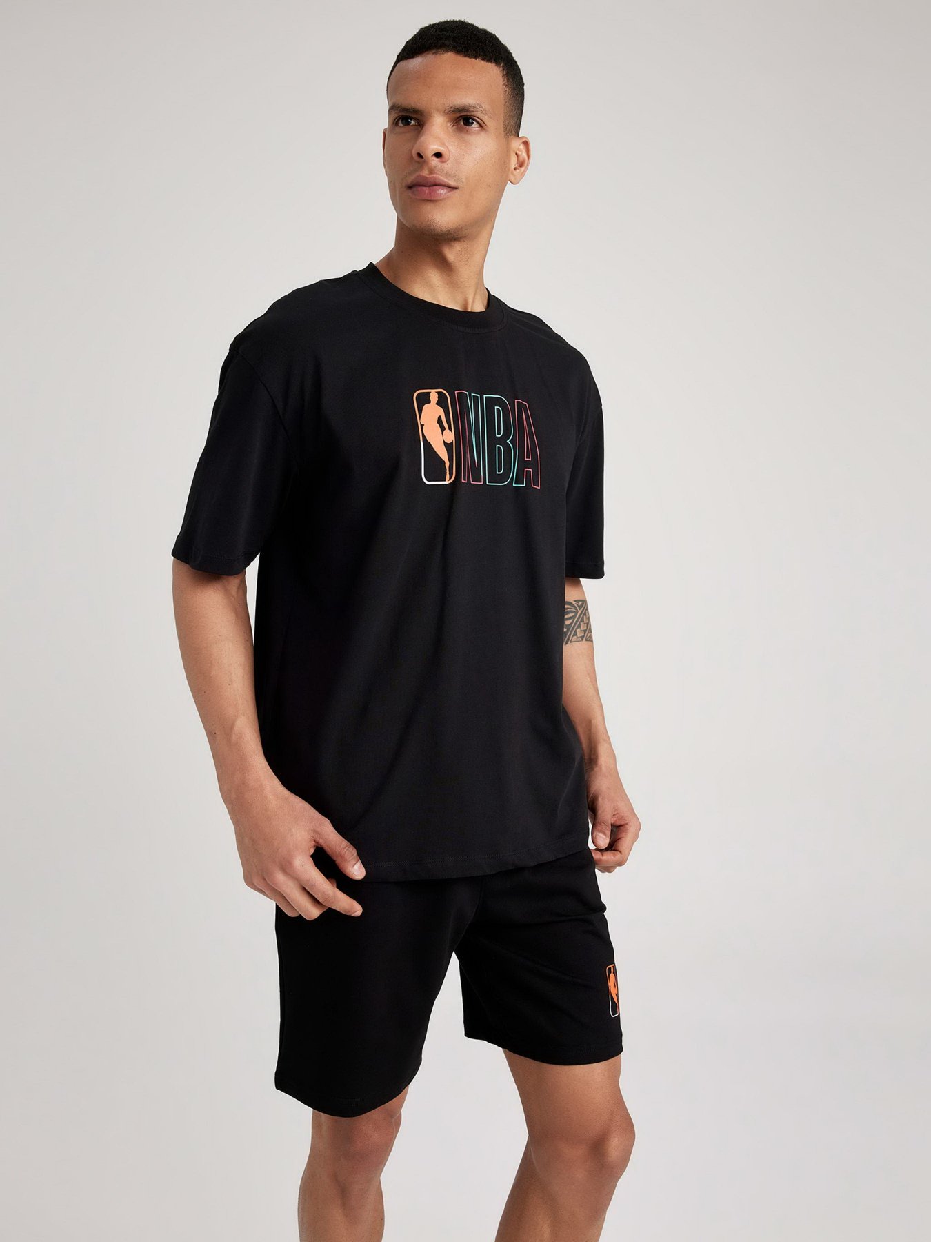 Футболка DeFacto модель A1890AX-BK81 Фото