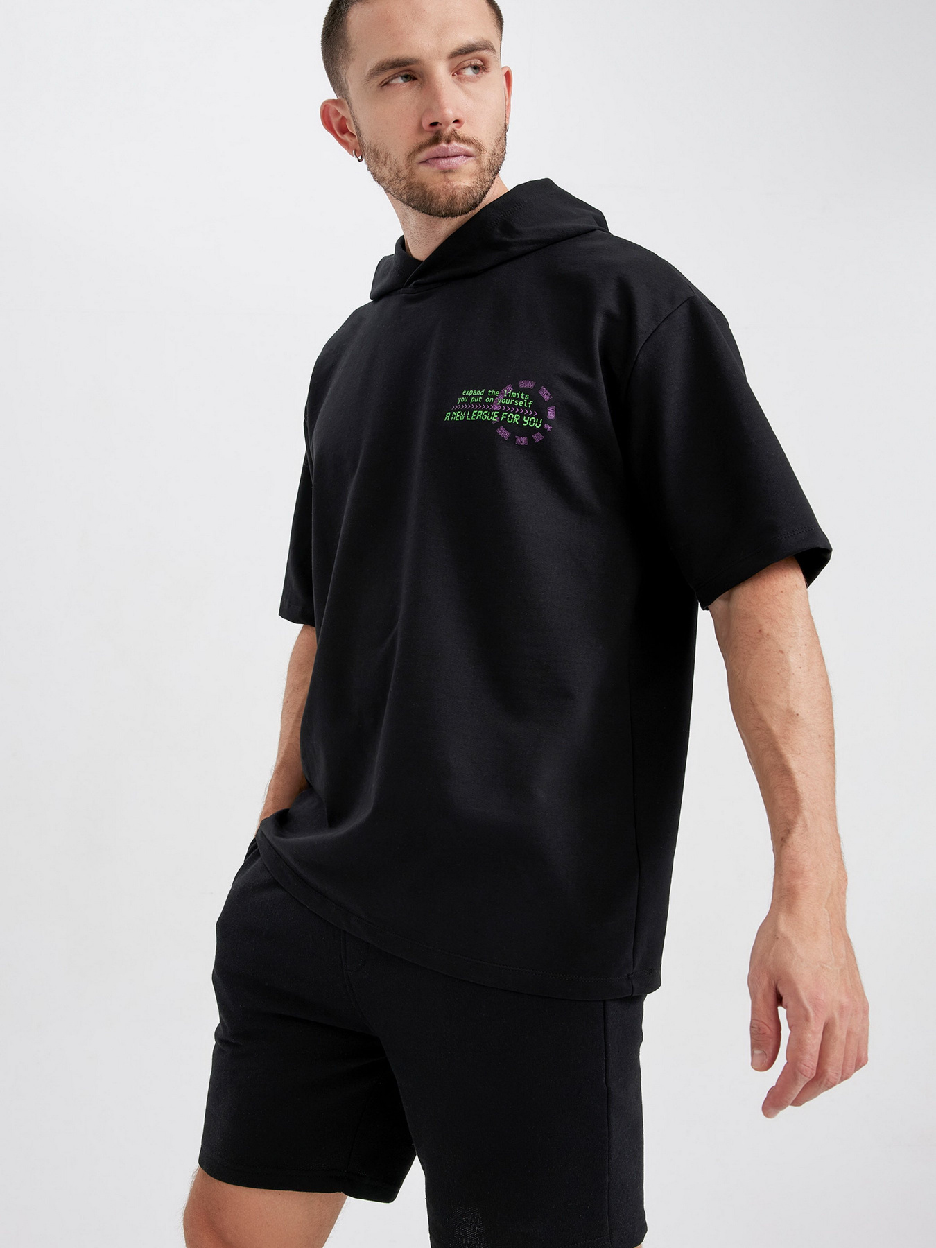 Футболка DeFacto модель Z5632AZ-BK81 Фото