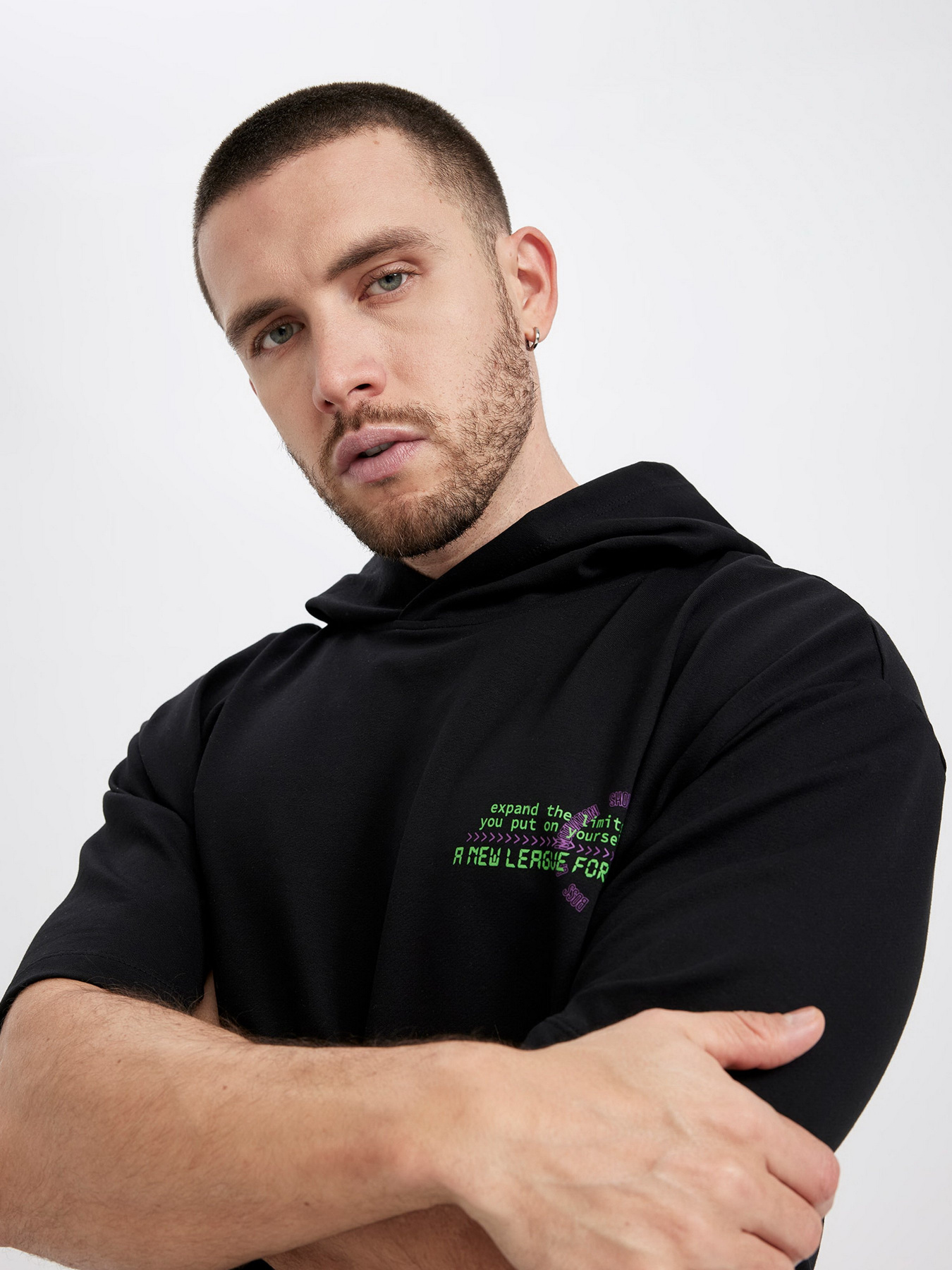 Футболка DeFacto модель Z5632AZ-BK81 Фото