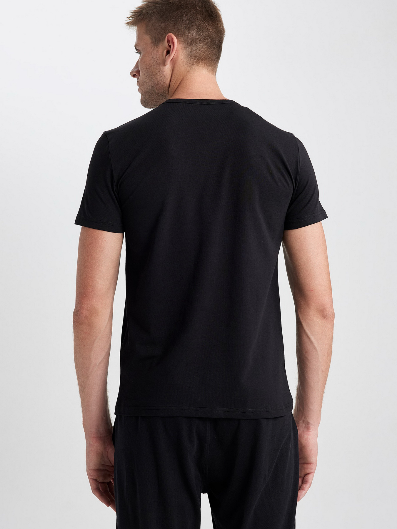 Футболка DeFacto модель L4884AZ-BK81 Фото