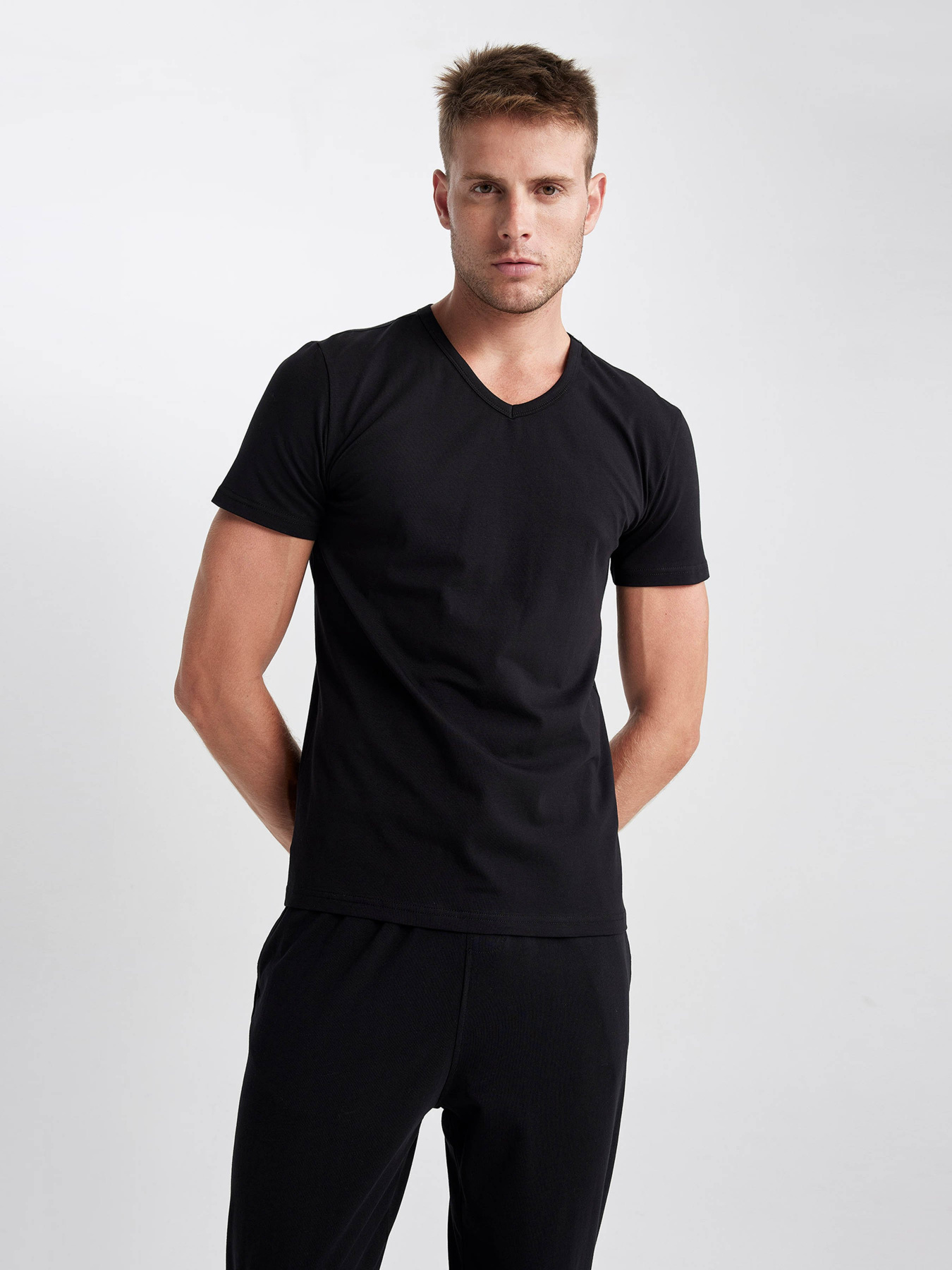 Футболка DeFacto модель L4884AZ-BK81 Фото