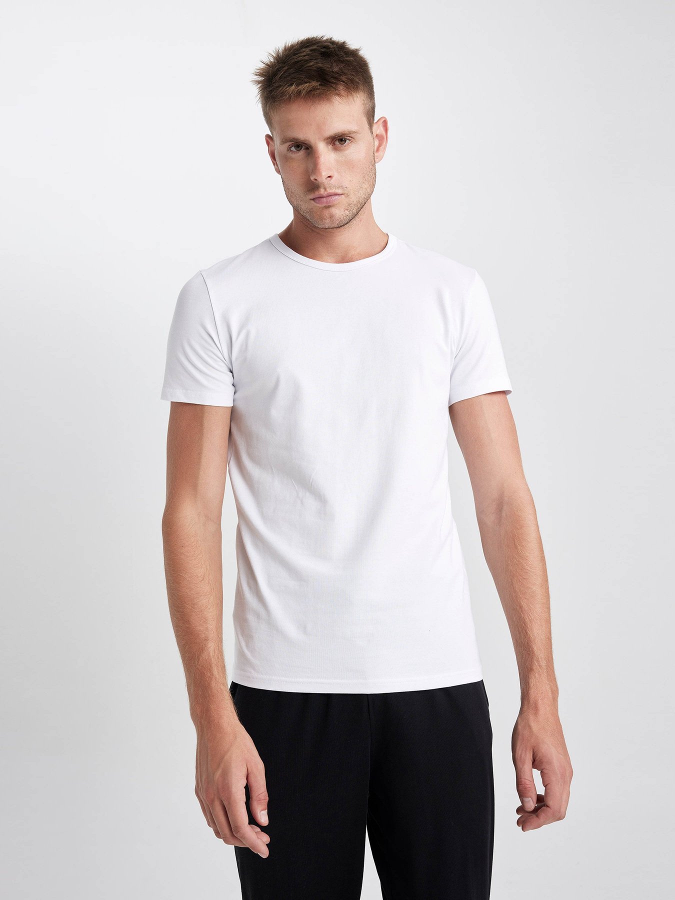 Футболка DeFacto модель L4885AZ-WT34 Фото