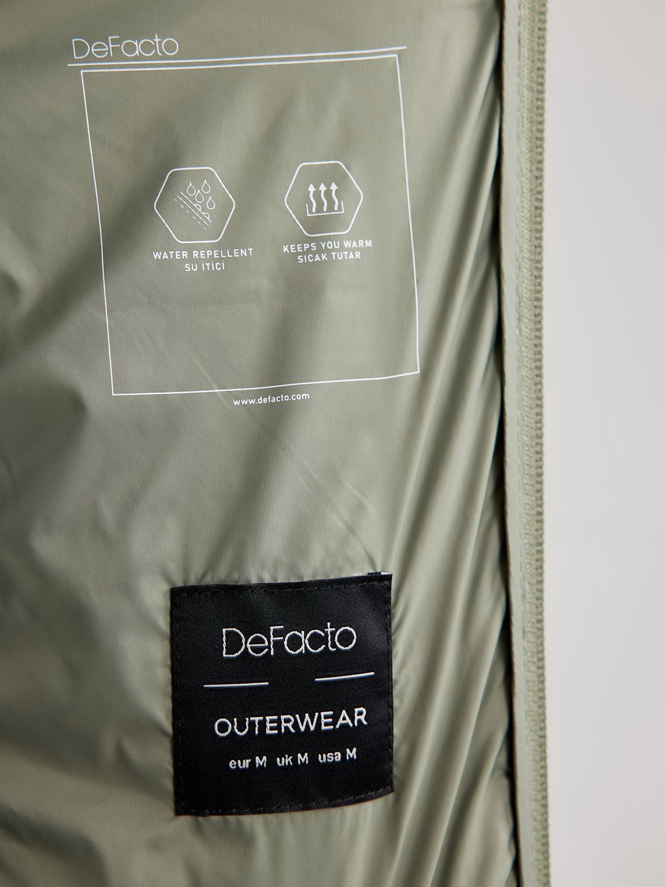 Утеплений жилет DeFacto модель N4652AZ-KH109 Фото