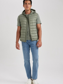 Утеплений жилет DeFacto модель N4652AZ-KH109 Фото