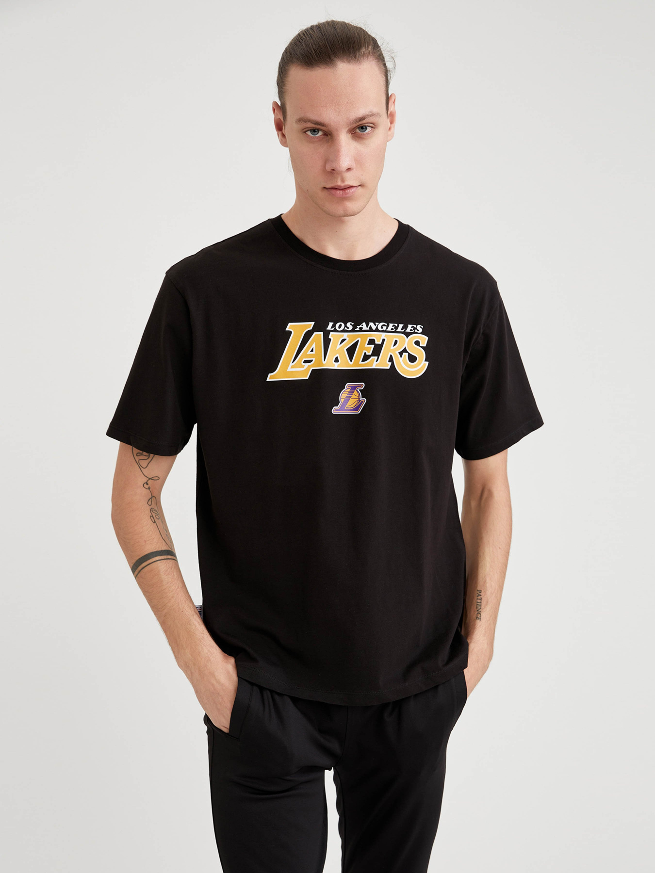 Футболка DeFacto модель T7062AZ-BK27 Фото