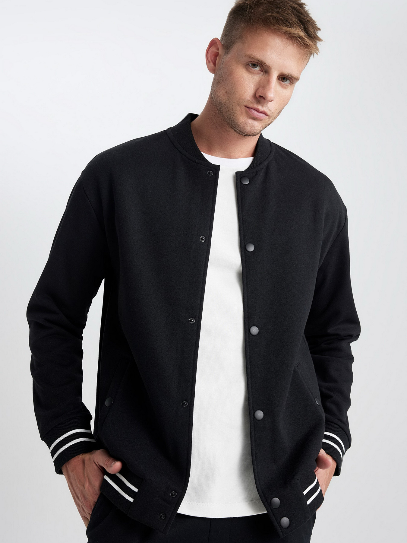 Бомбер DeFacto модель Y2152AZ-BK81 Фото