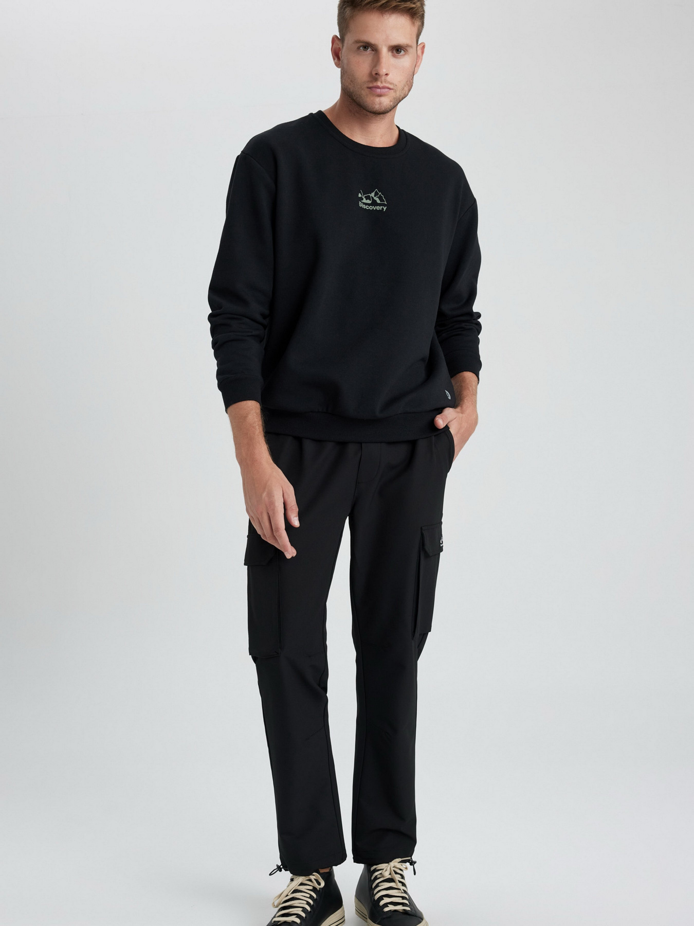 Свитшот DeFacto модель Y2582AZ-BK81 Фото