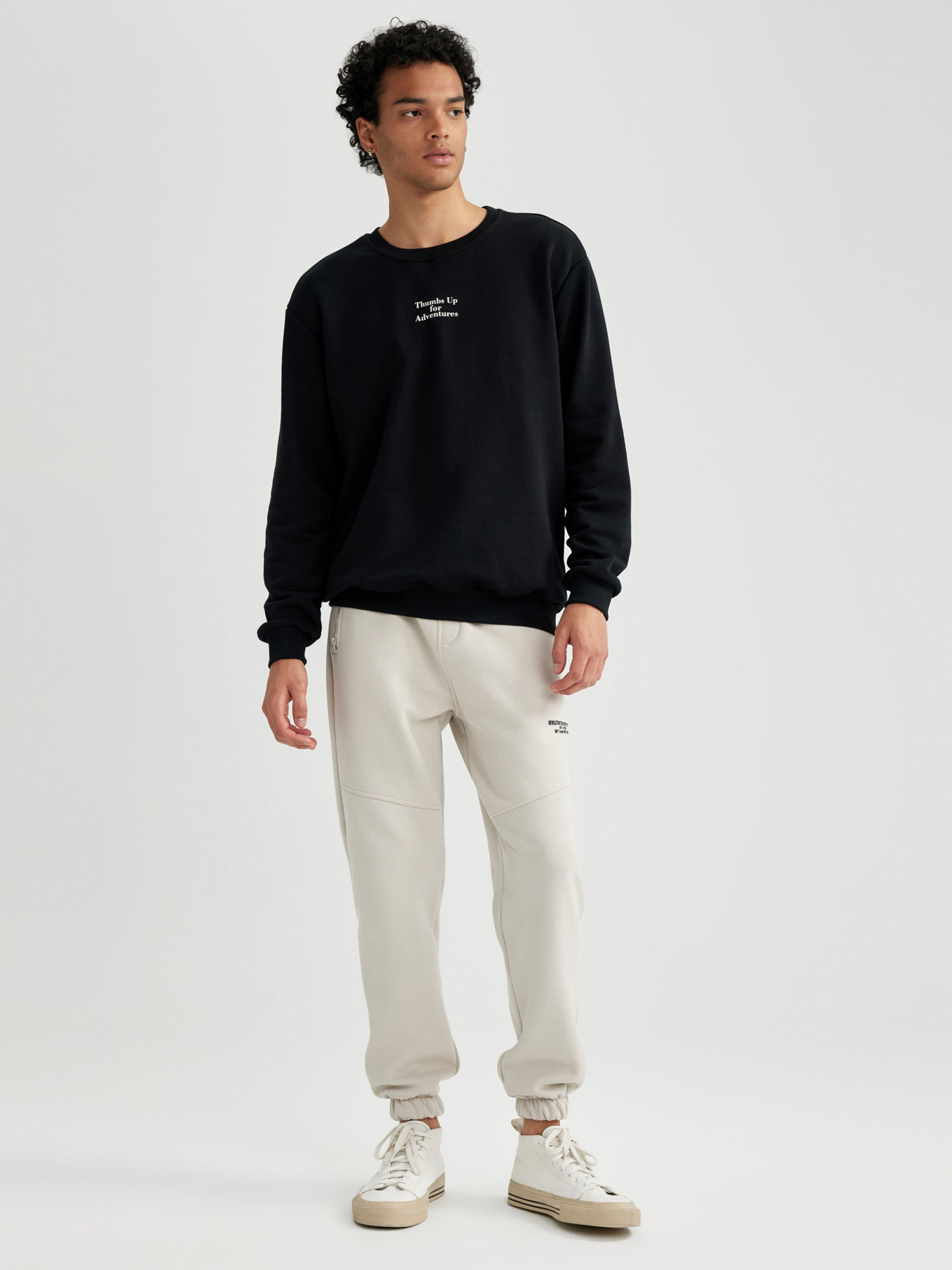 Свитшот DeFacto модель A7462AX-BK81 Фото