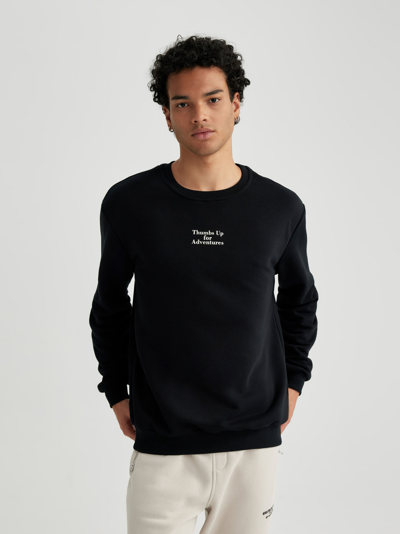 Свитшот DeFacto модель A7462AX-BK81 Фото