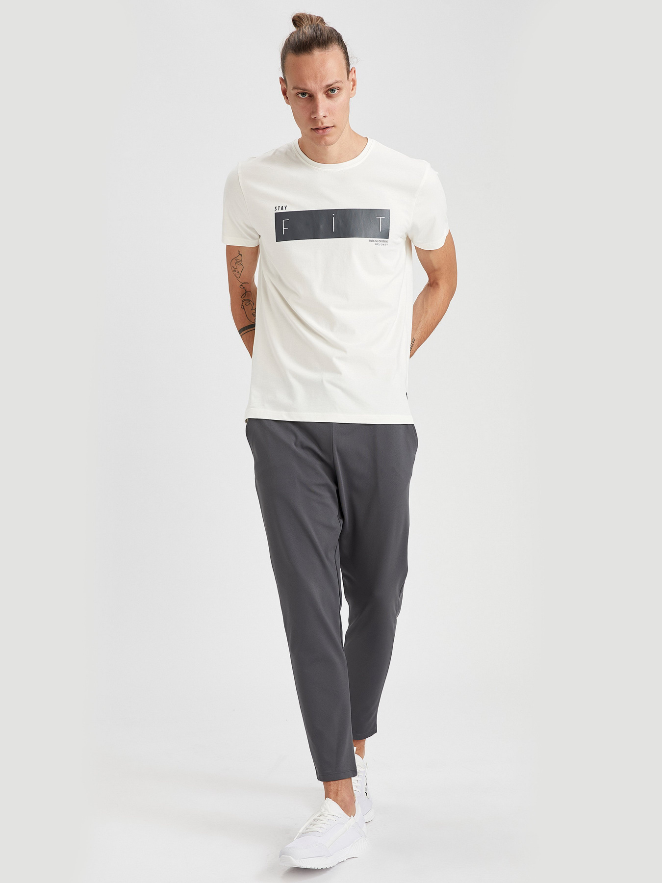 Футболки і поло DeFacto модель S9709AZ-BG662 Фото