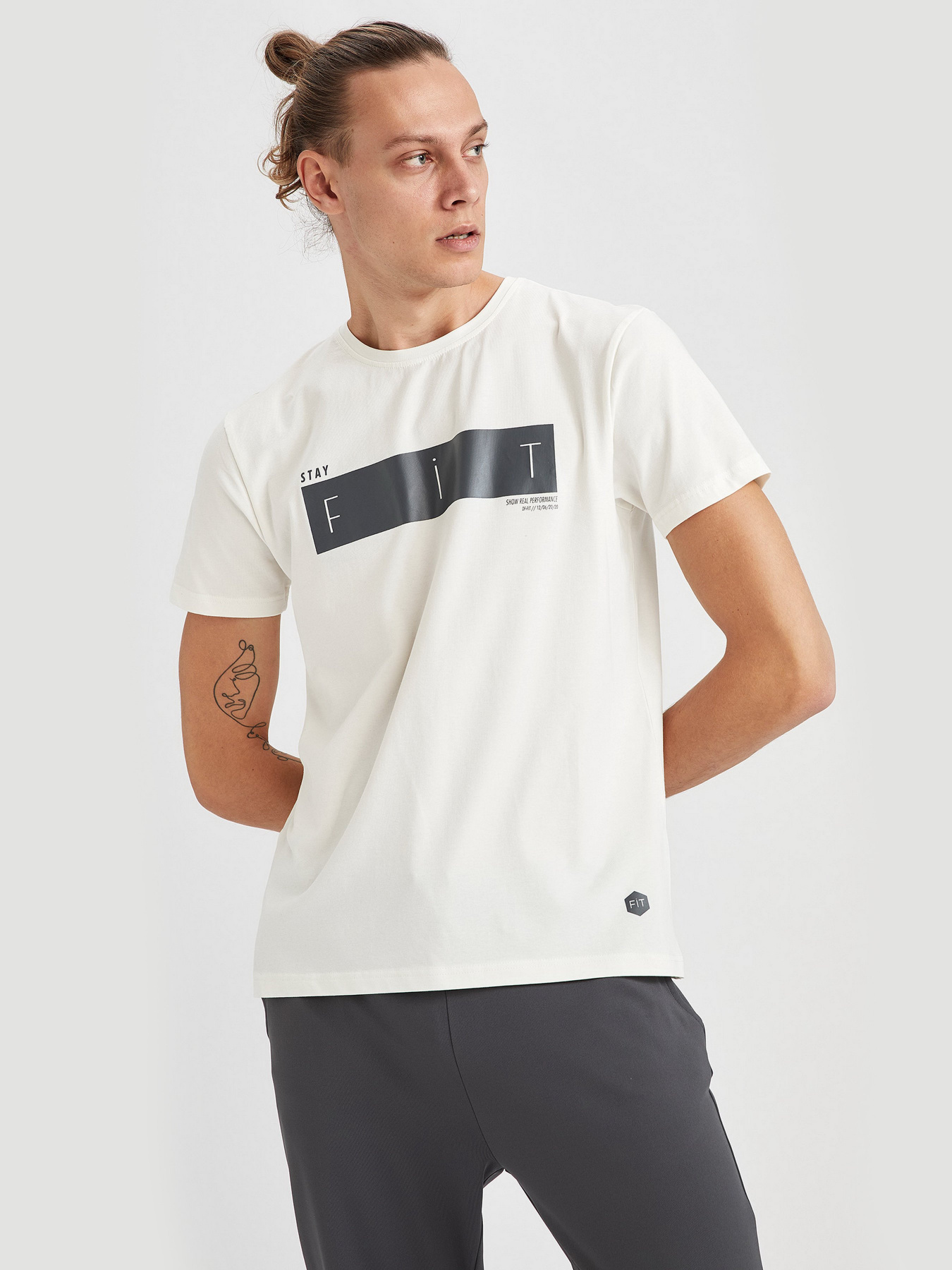 Футболки і поло DeFacto модель S9709AZ-BG662 Фото