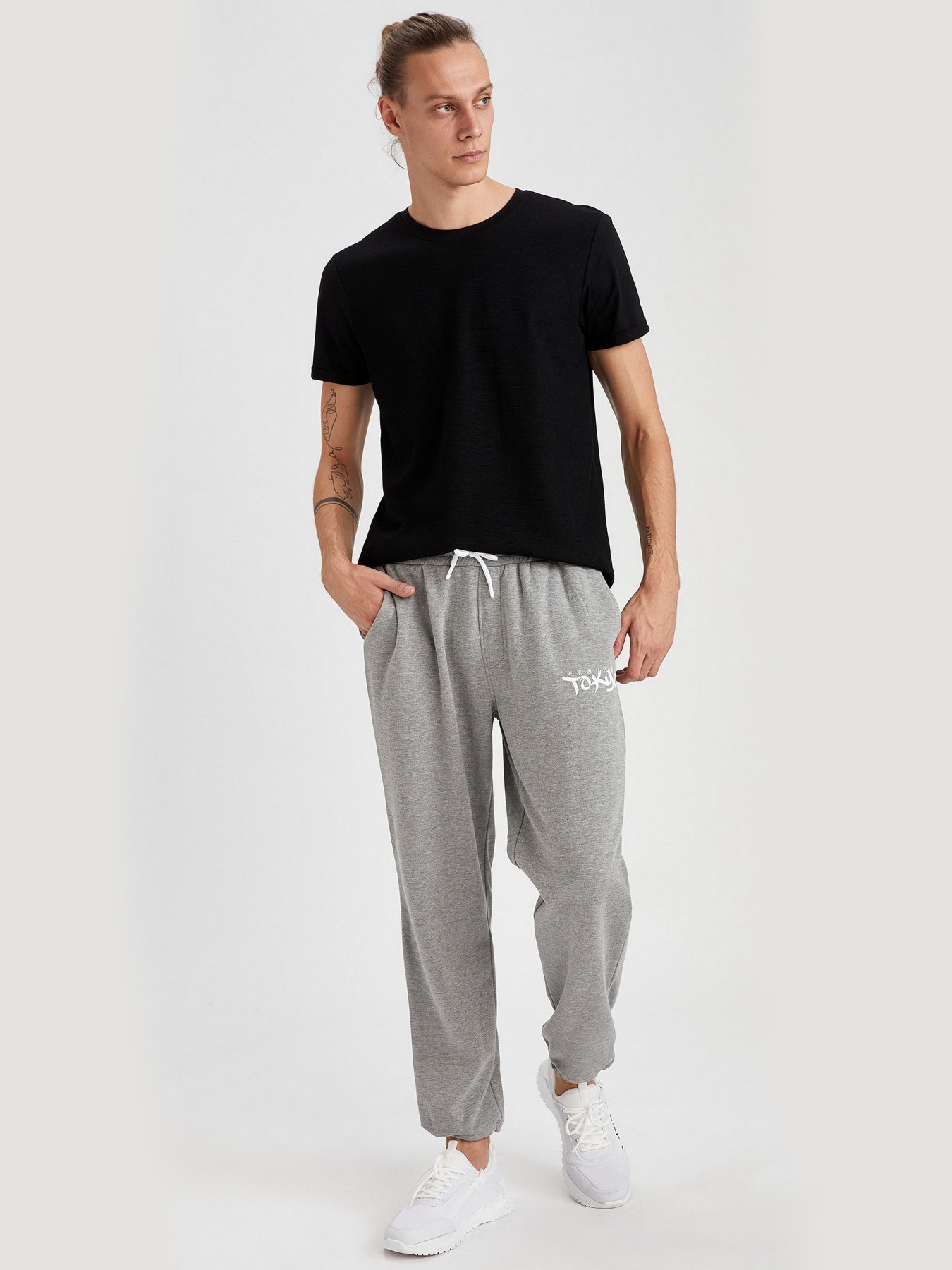 Футболки и поло DeFacto модель S8897AZ-BK27 Фото