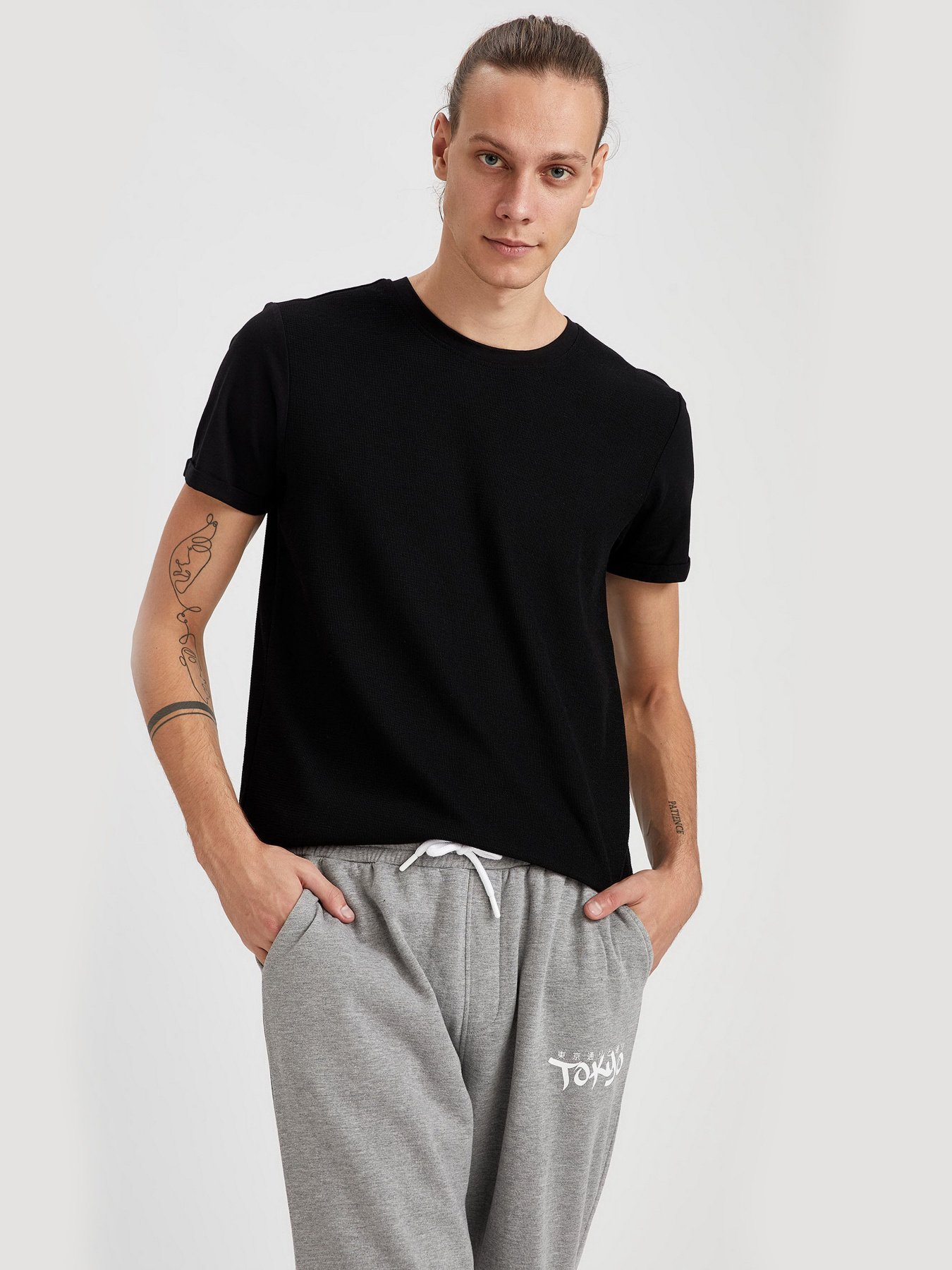 Футболки и поло DeFacto модель S8897AZ-BK27 Фото