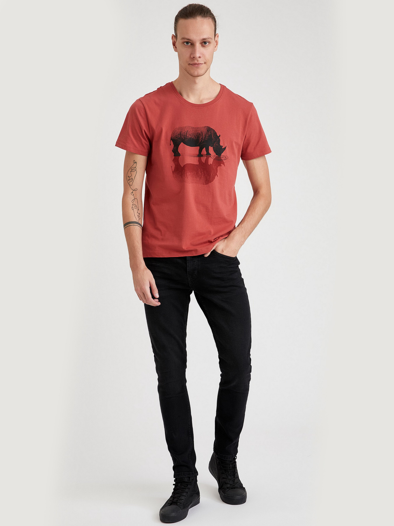 Футболки и поло DeFacto модель T2202AZ-BR91 Фото