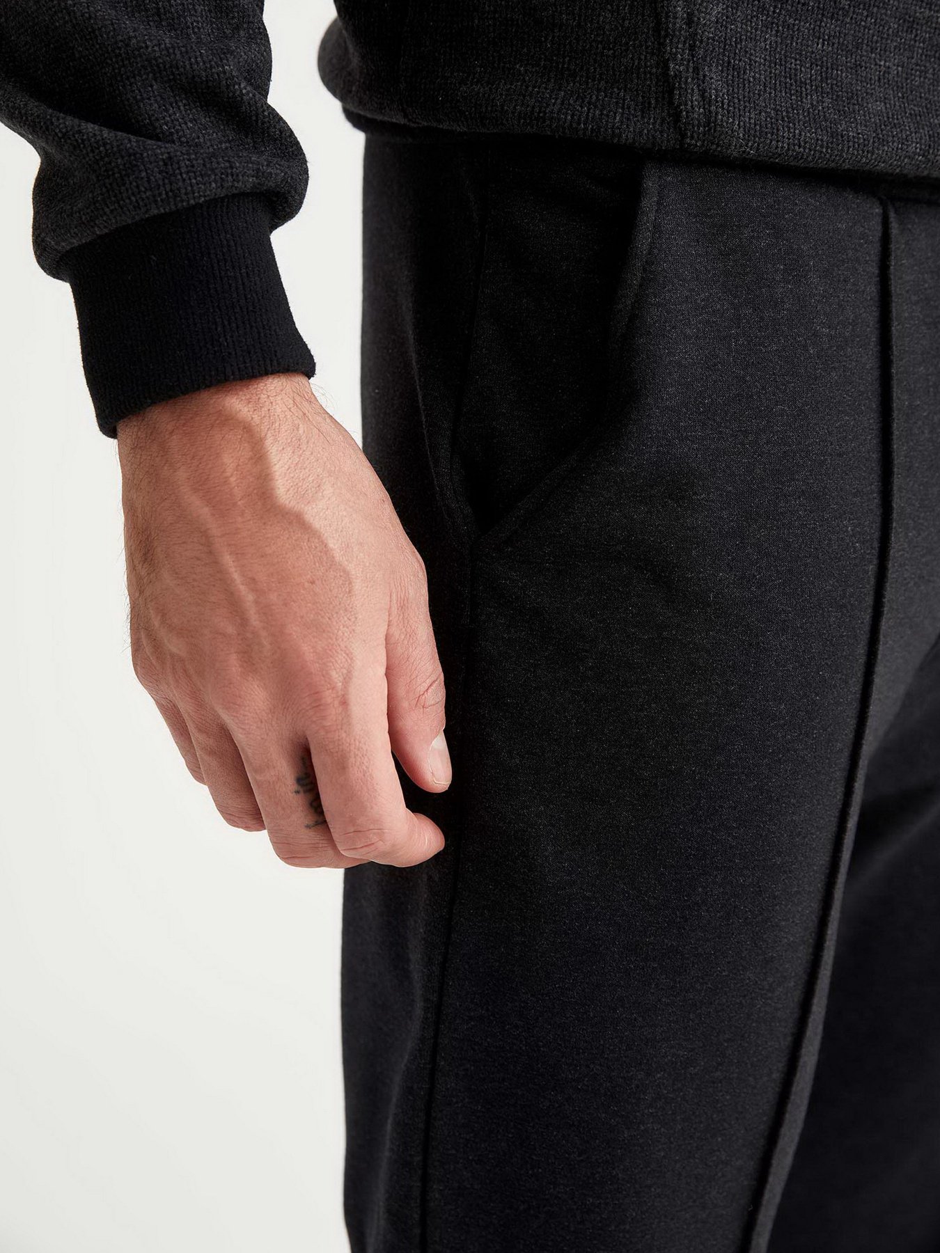 Спортивні штани DeFacto модель T1794AZ-AR94 Спортивні штани DeFacto модель T1794AZ-AR94 Фото