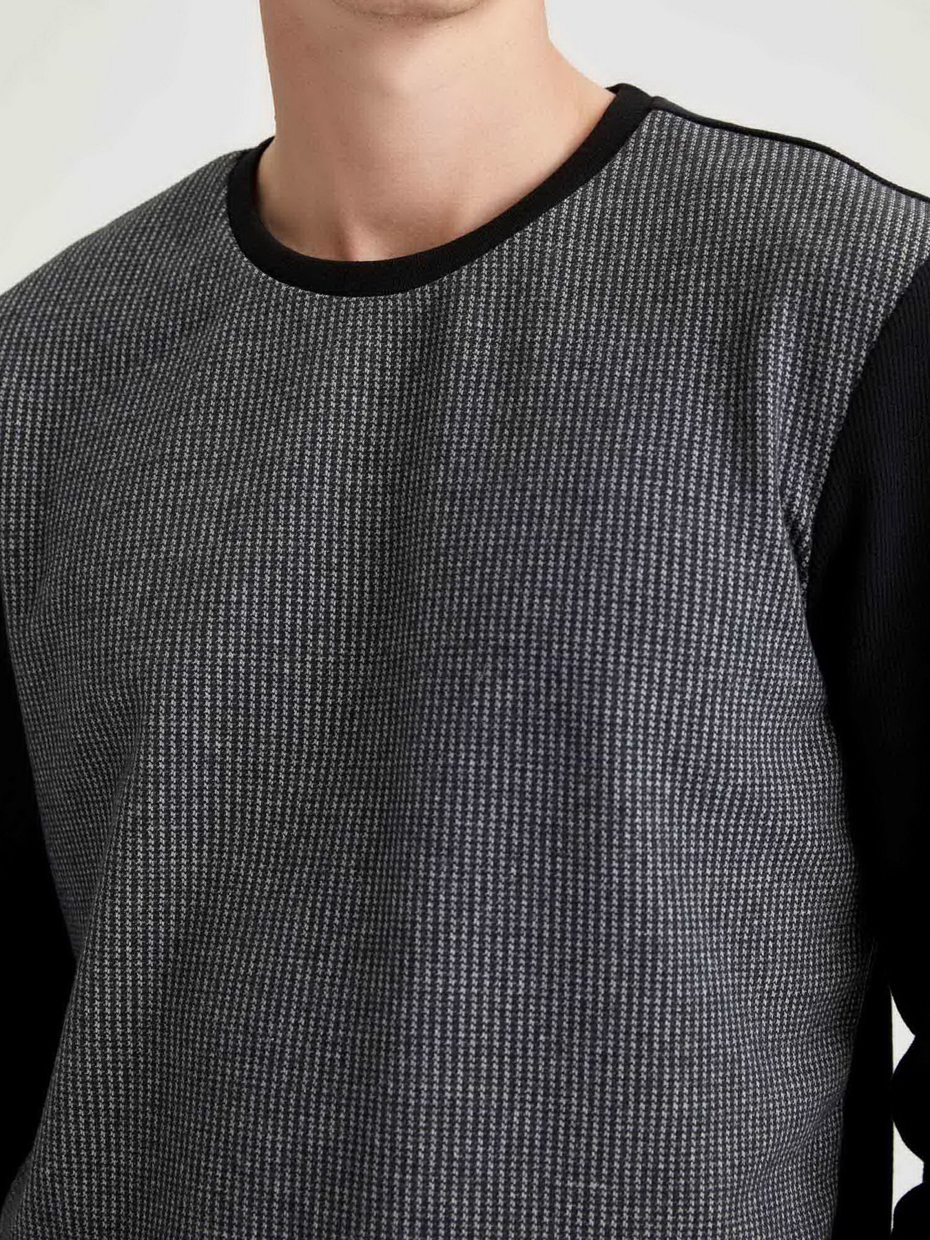 Свитшот DeFacto модель T2158AZ-BK27 Фото