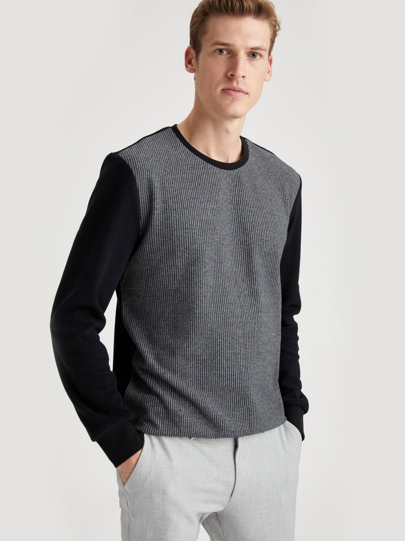 Свитшот DeFacto модель T2158AZ-BK27 Фото