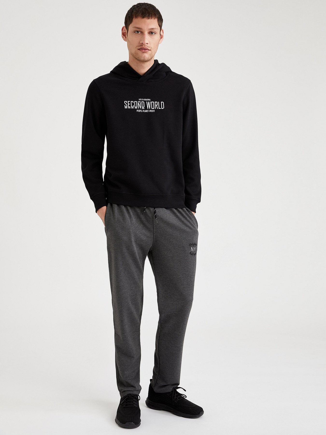 Спортивні штани DeFacto модель T5068AZ-AR94 Спортивні штани DeFacto модель T5068AZ-AR94 Фото