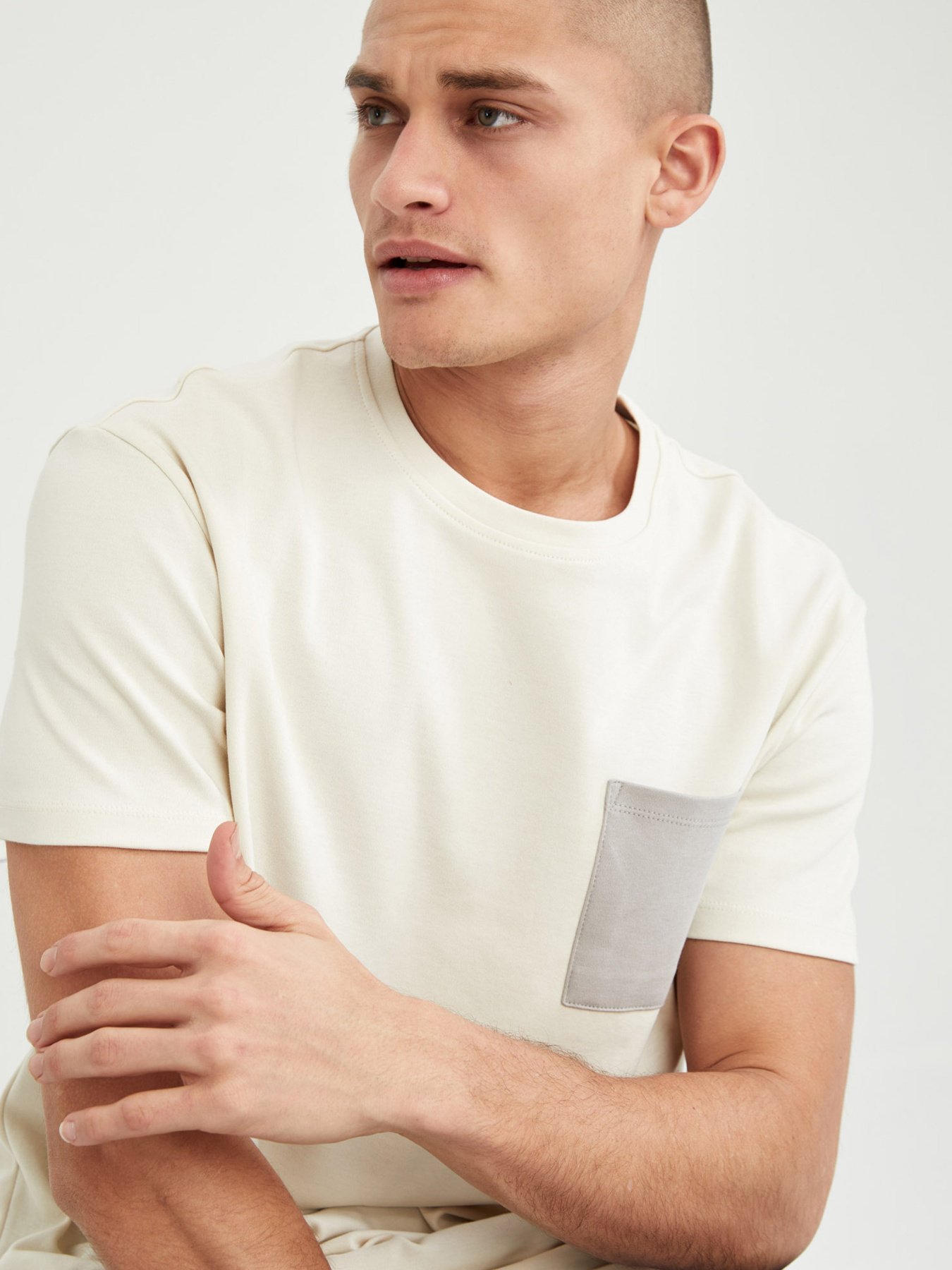 Футболки і поло DeFacto модель S8624AZ-BG622 Футболки і поло DeFacto модель S8624AZ-BG622 Фото