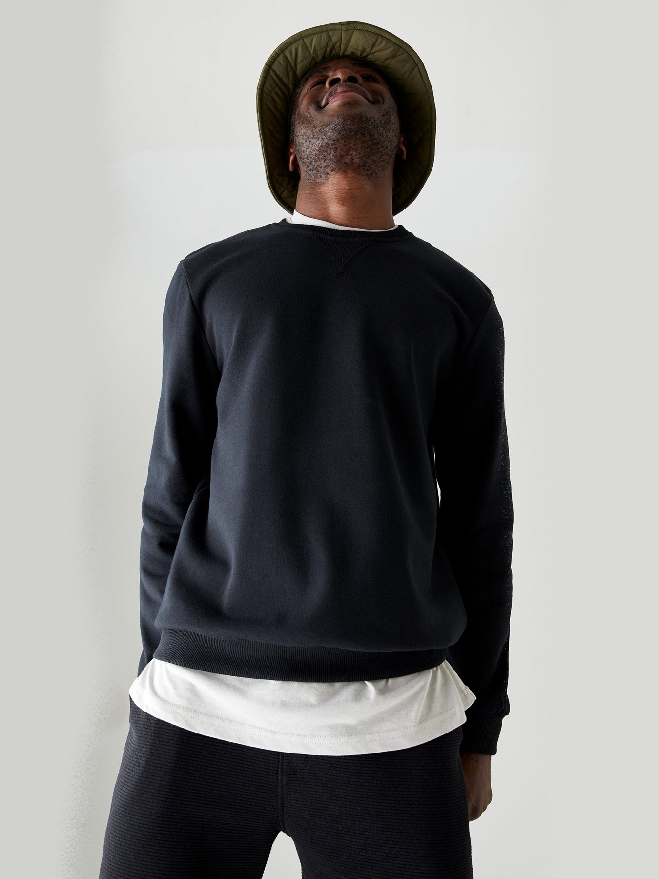 Свитшот DeFacto модель R6410AZ-BK27 Фото