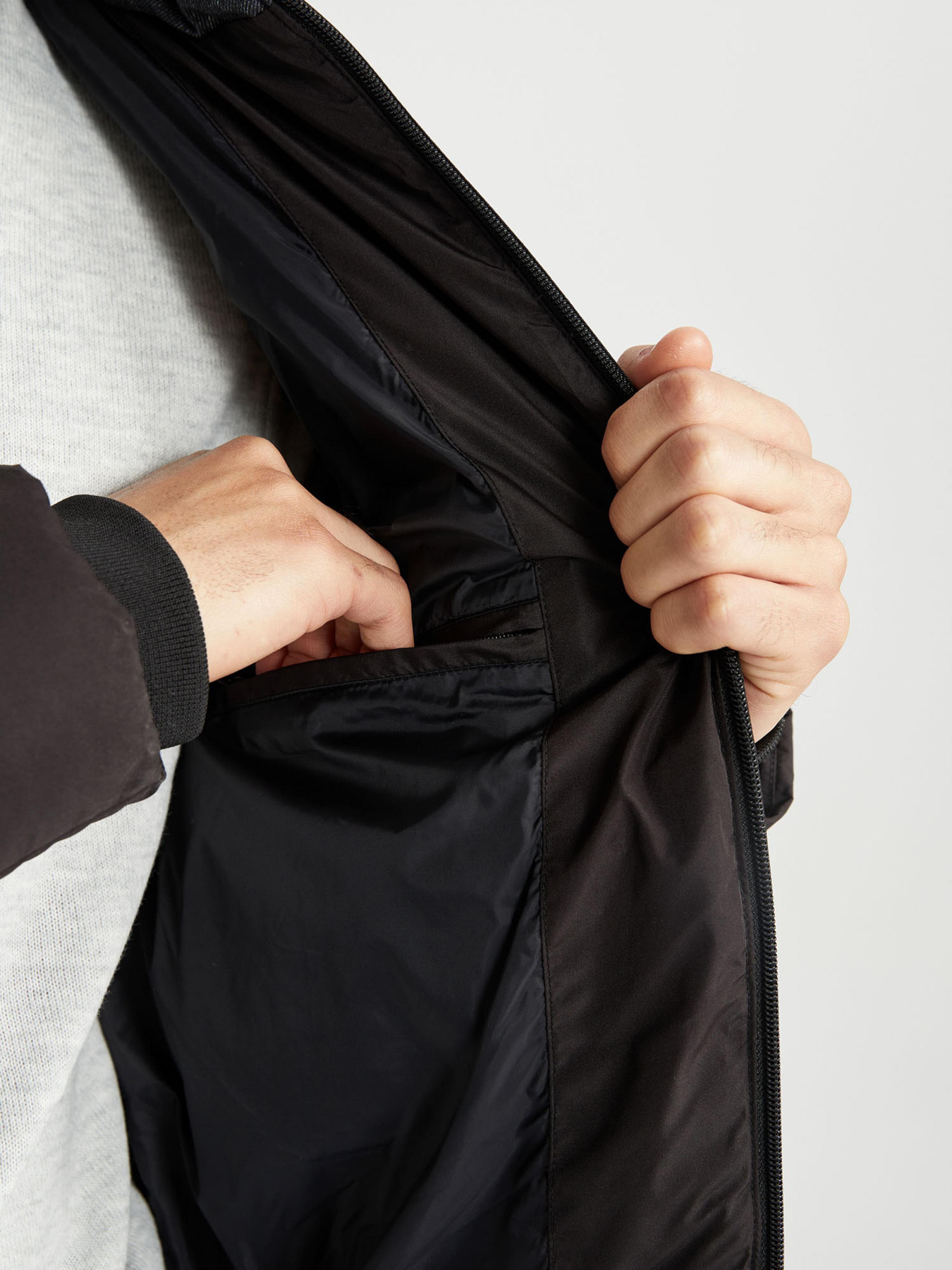 Демісезонна куртка DeFacto модель R0216AZ-BK27 Фото