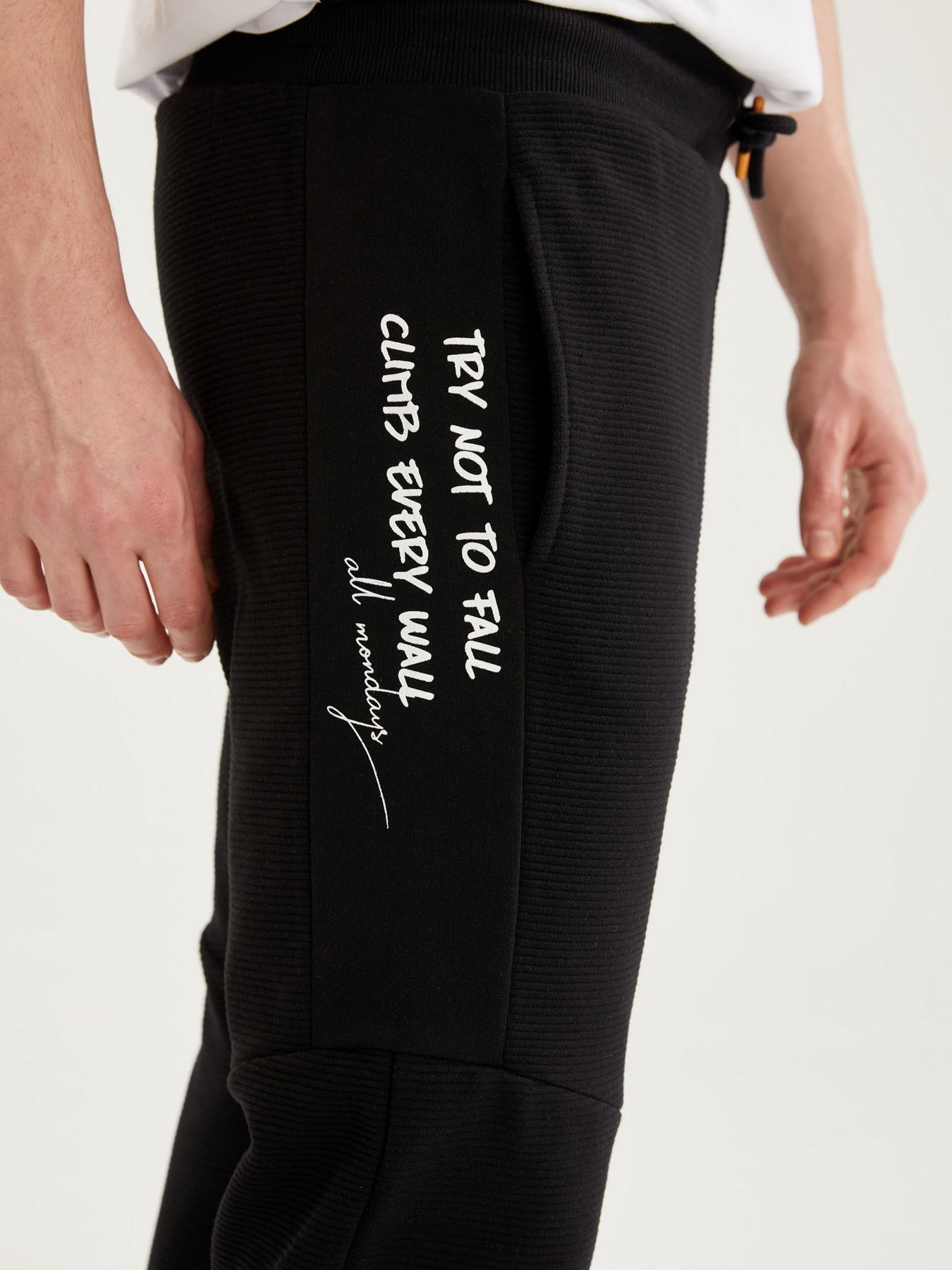 Штаны спортивные DeFacto модель T8064AZ-BK27 Фото