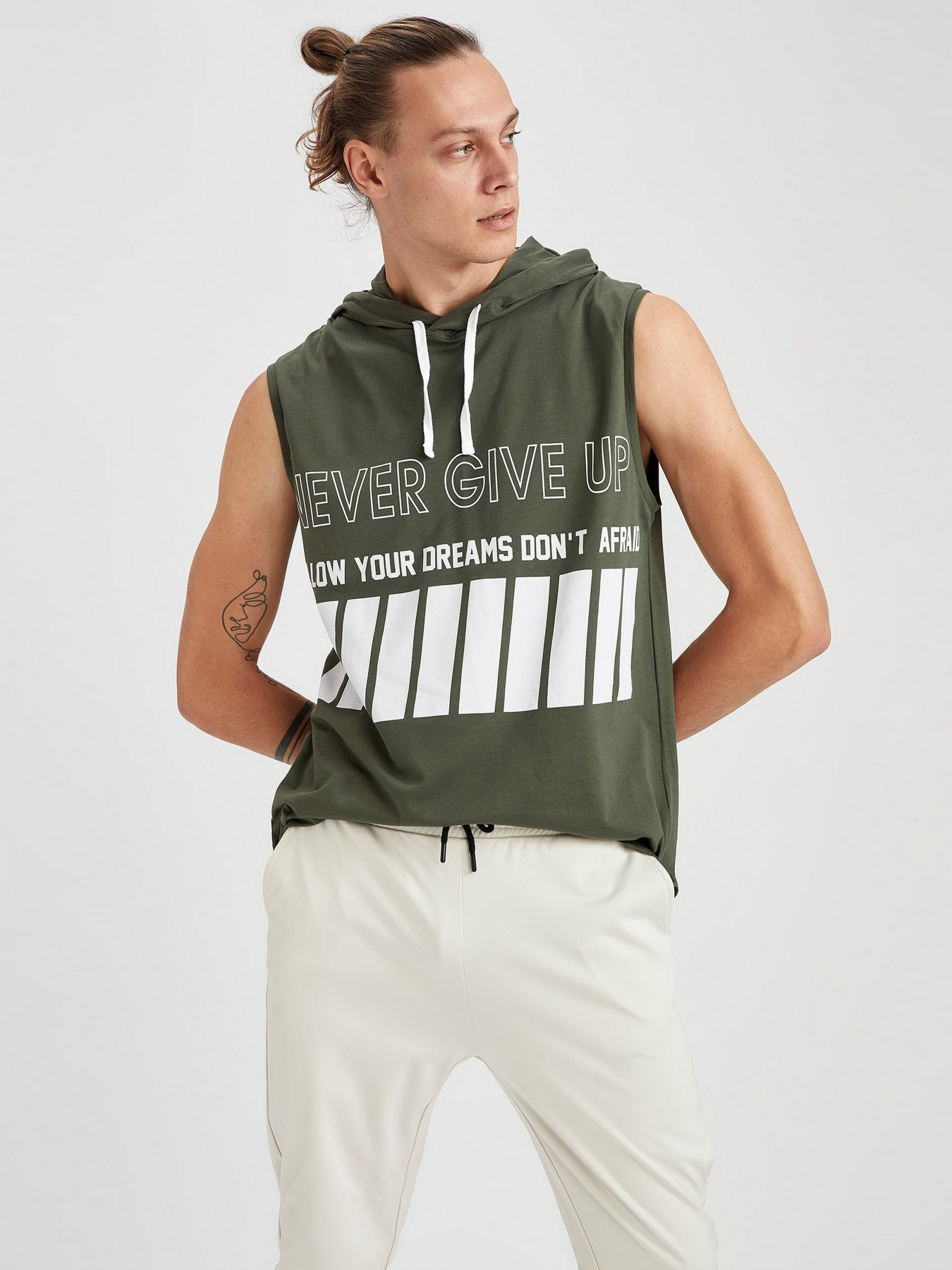 Жилет DeFacto модель S6002AZ-KH30 Жилет DeFacto модель S6002AZ-KH30 Фото