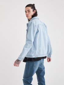 Джинсова куртка DeFacto модель V1520AZ-NM39 Джинсова куртка DeFacto модель V1520AZ-NM39 Фото